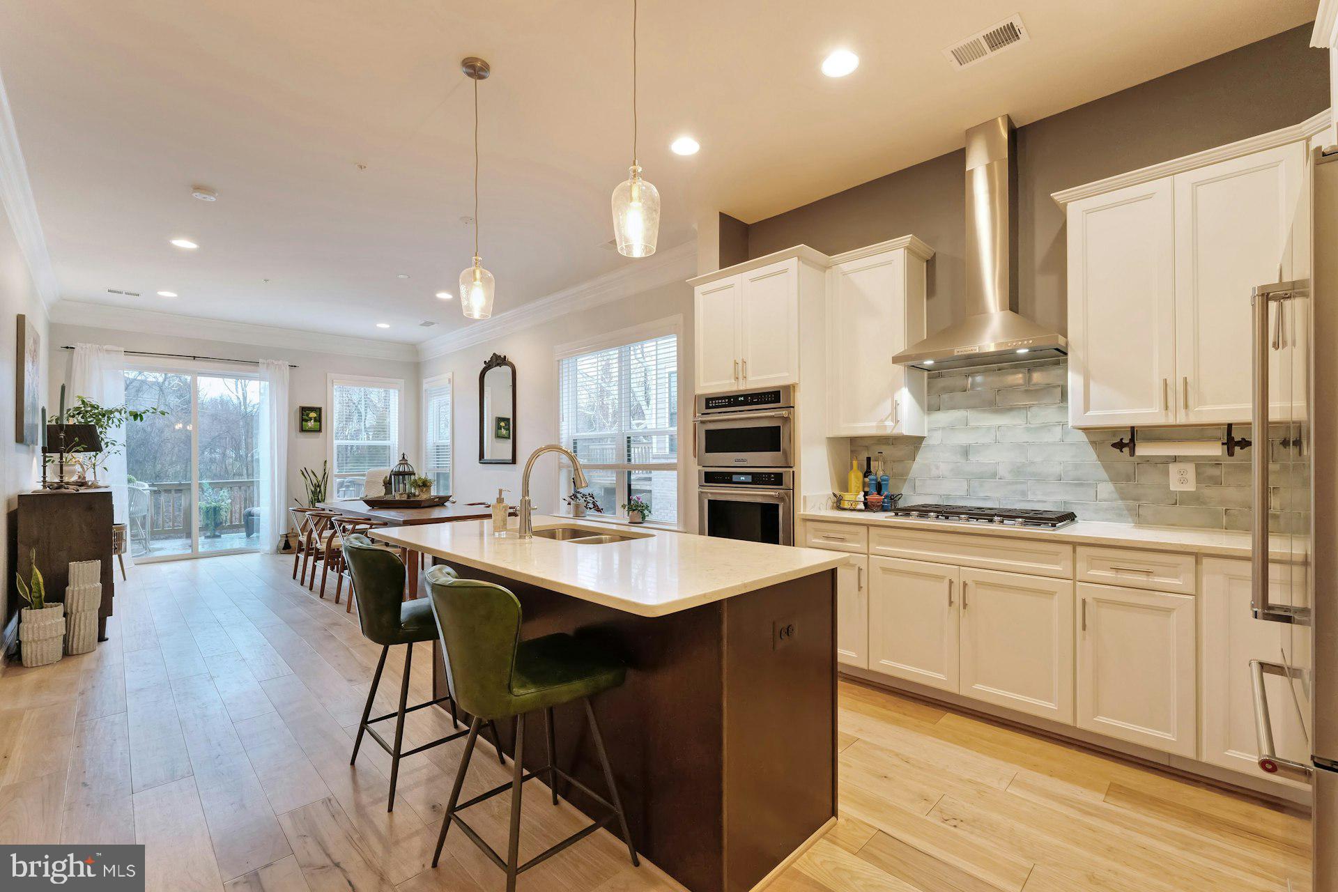 CADENCE AT LANSDOWNE - Residential