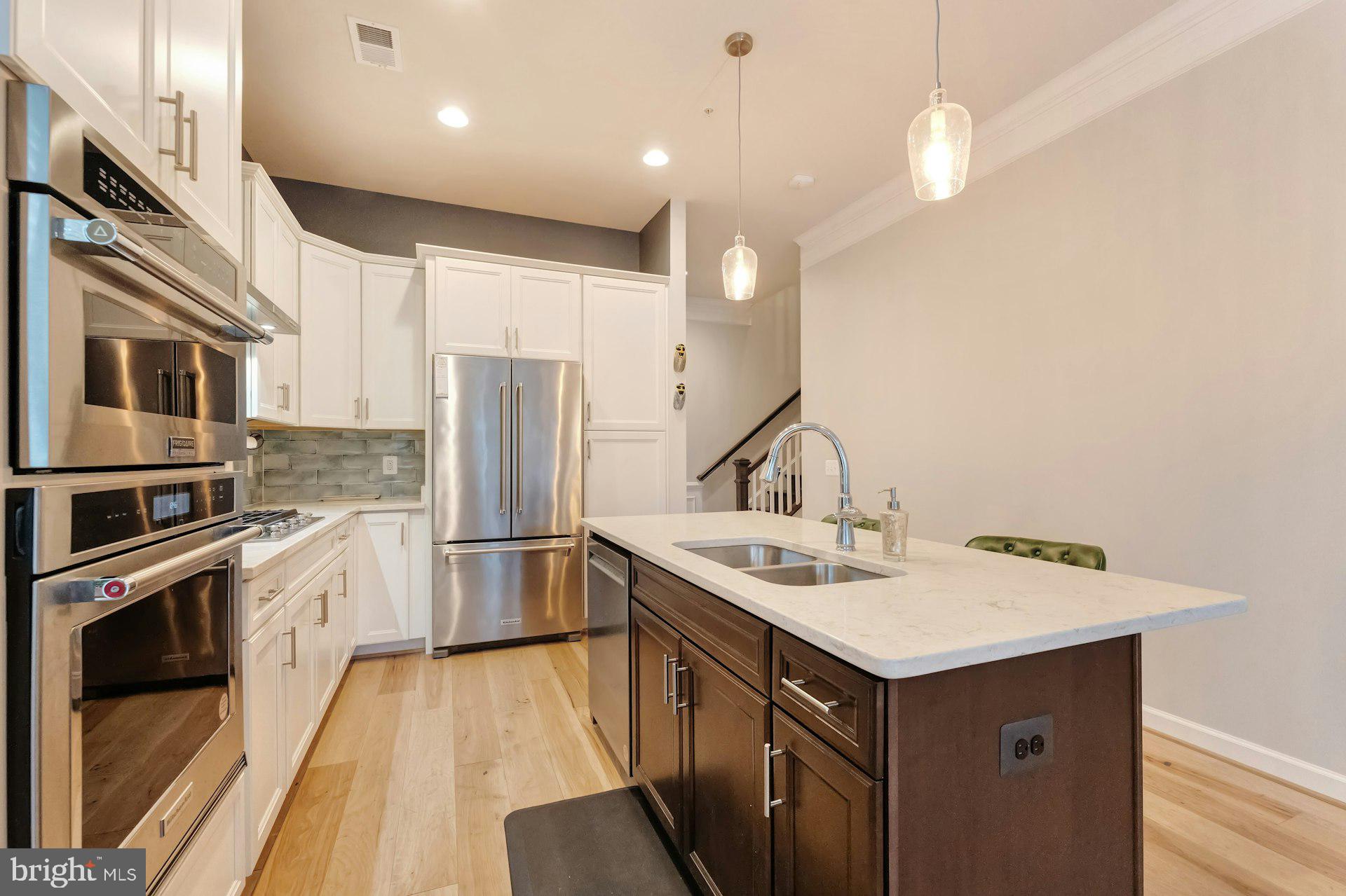 CADENCE AT LANSDOWNE - Residential