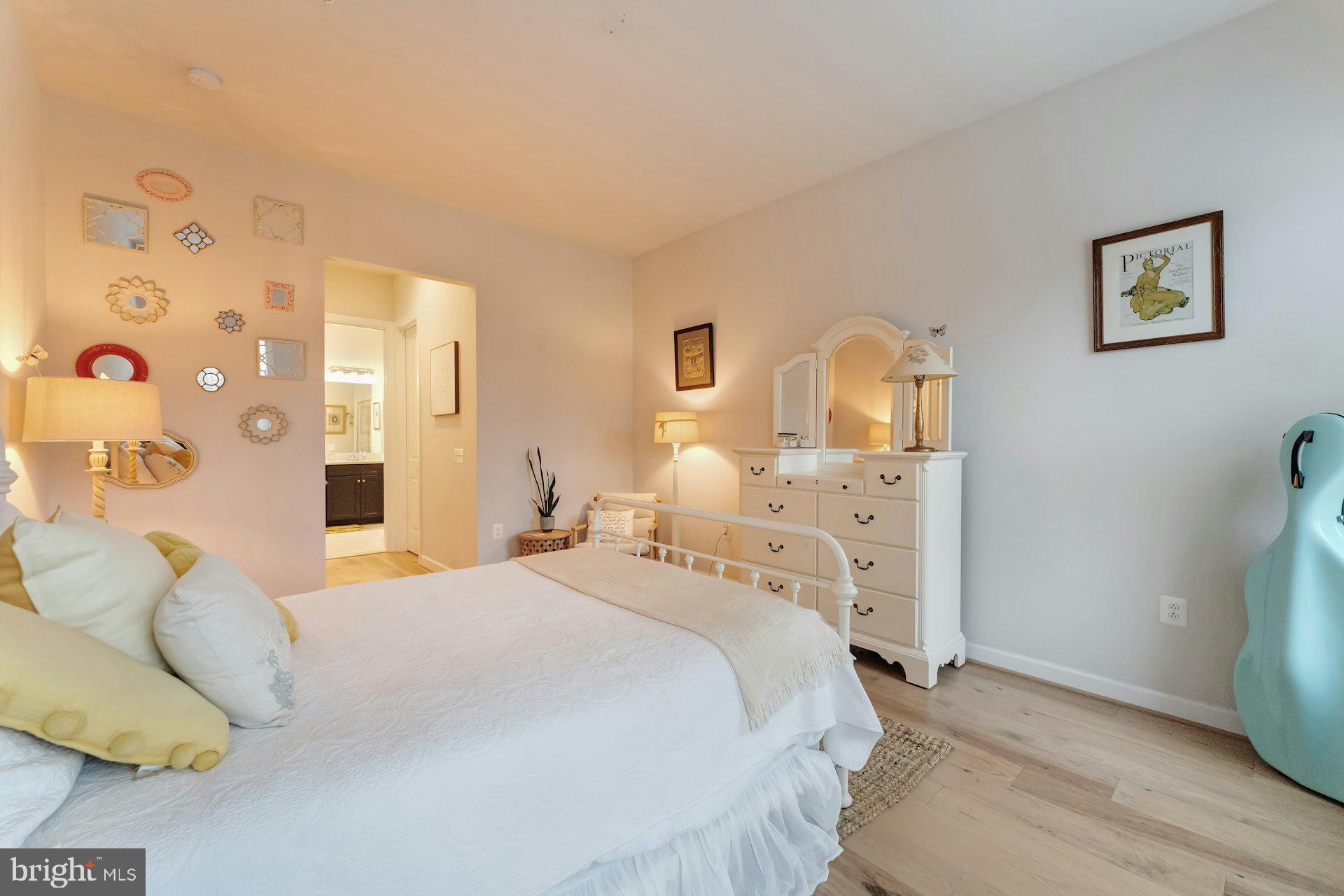 CADENCE AT LANSDOWNE - Residential