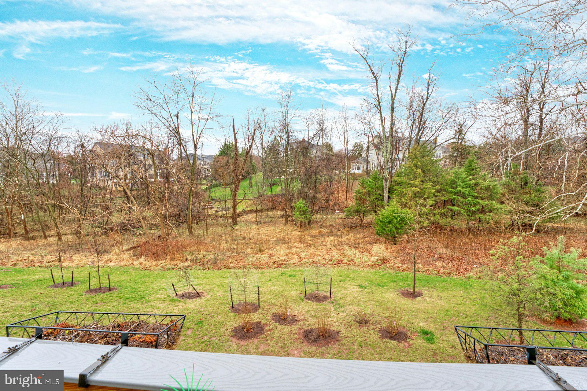 CADENCE AT LANSDOWNE - Residential