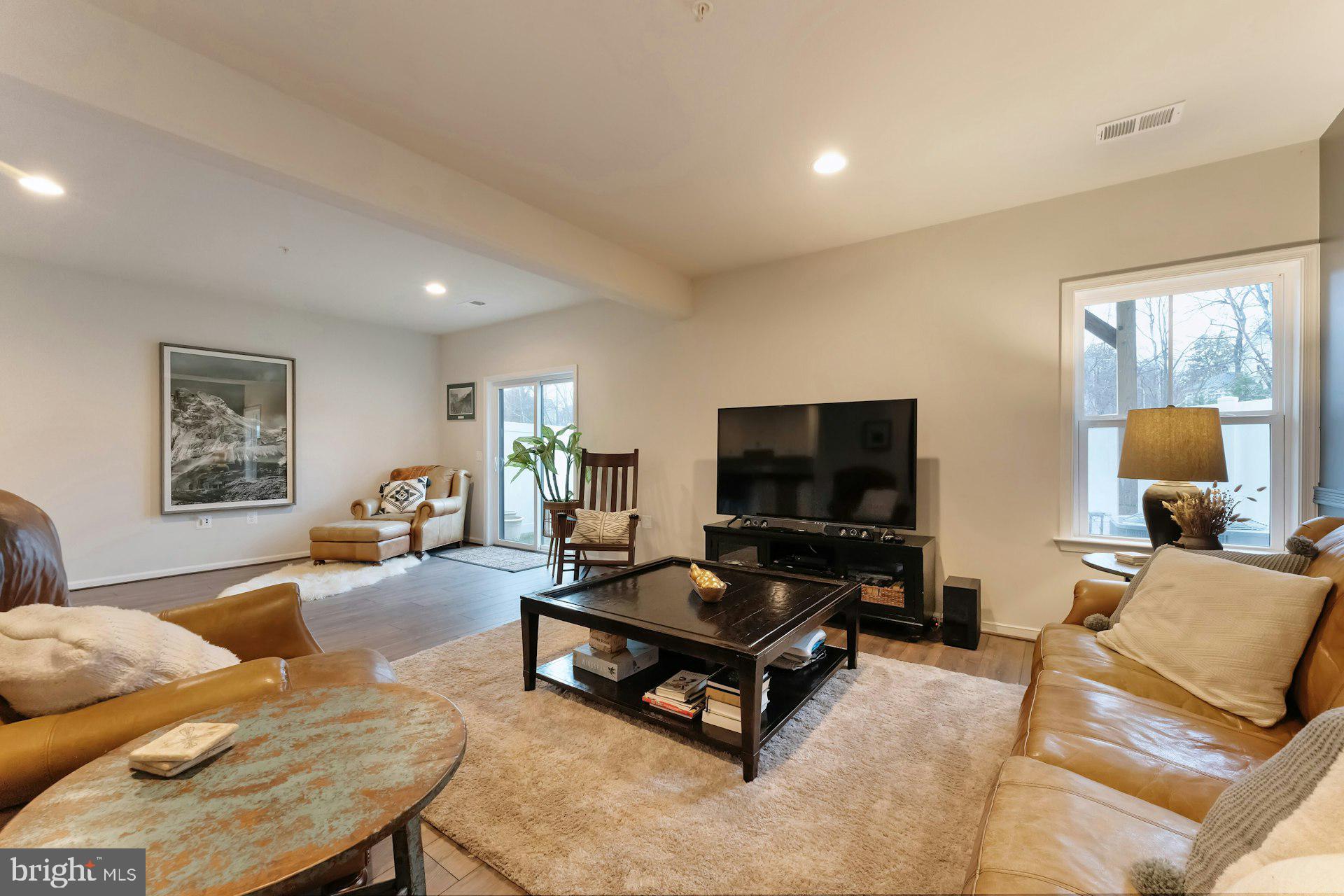 CADENCE AT LANSDOWNE - Residential