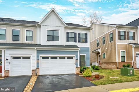 Photo of 19006 Coral Reef Square, LEESBURG, VA 20176 (MLS # VALO2118090)