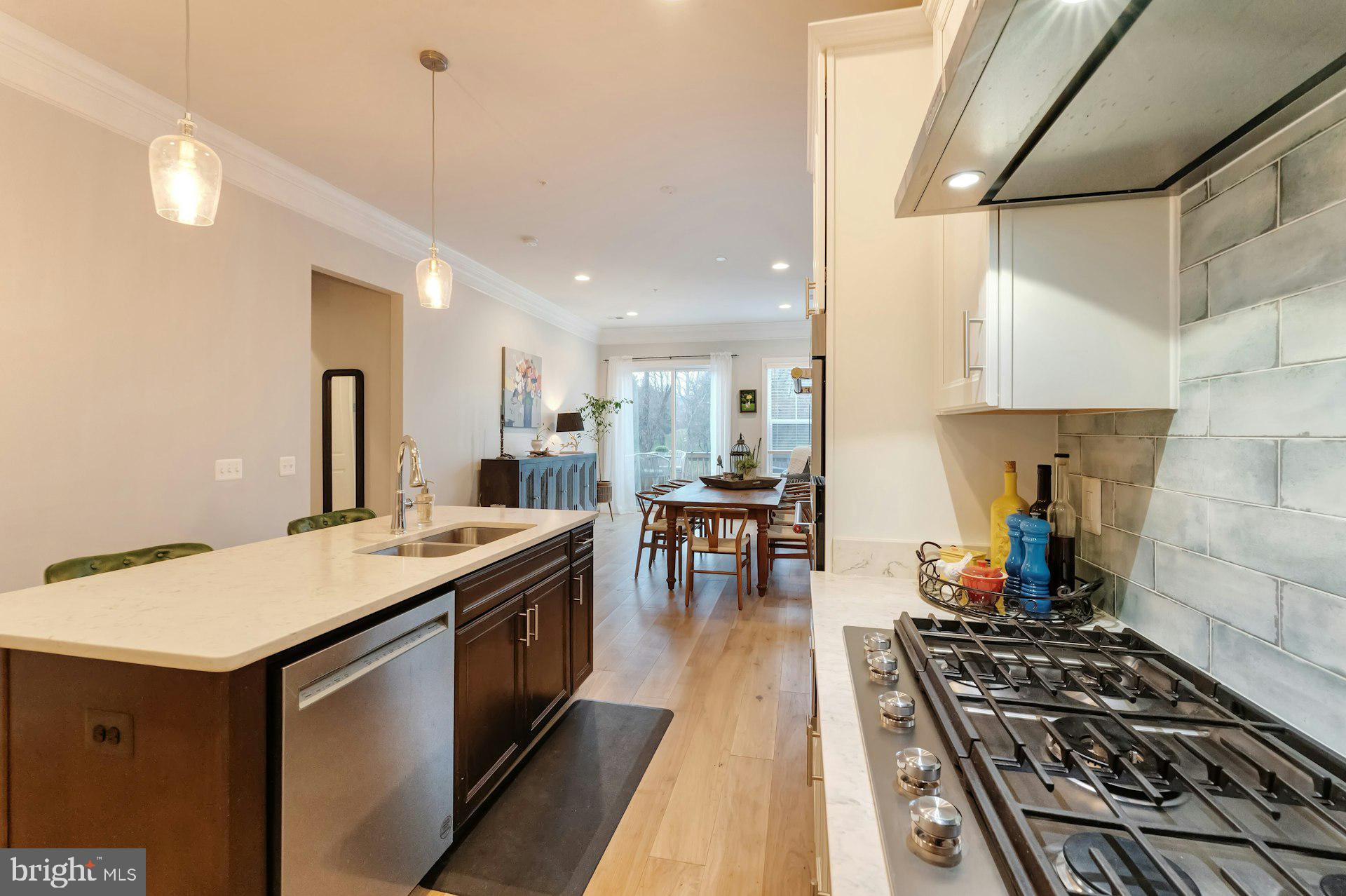 CADENCE AT LANSDOWNE - Residential