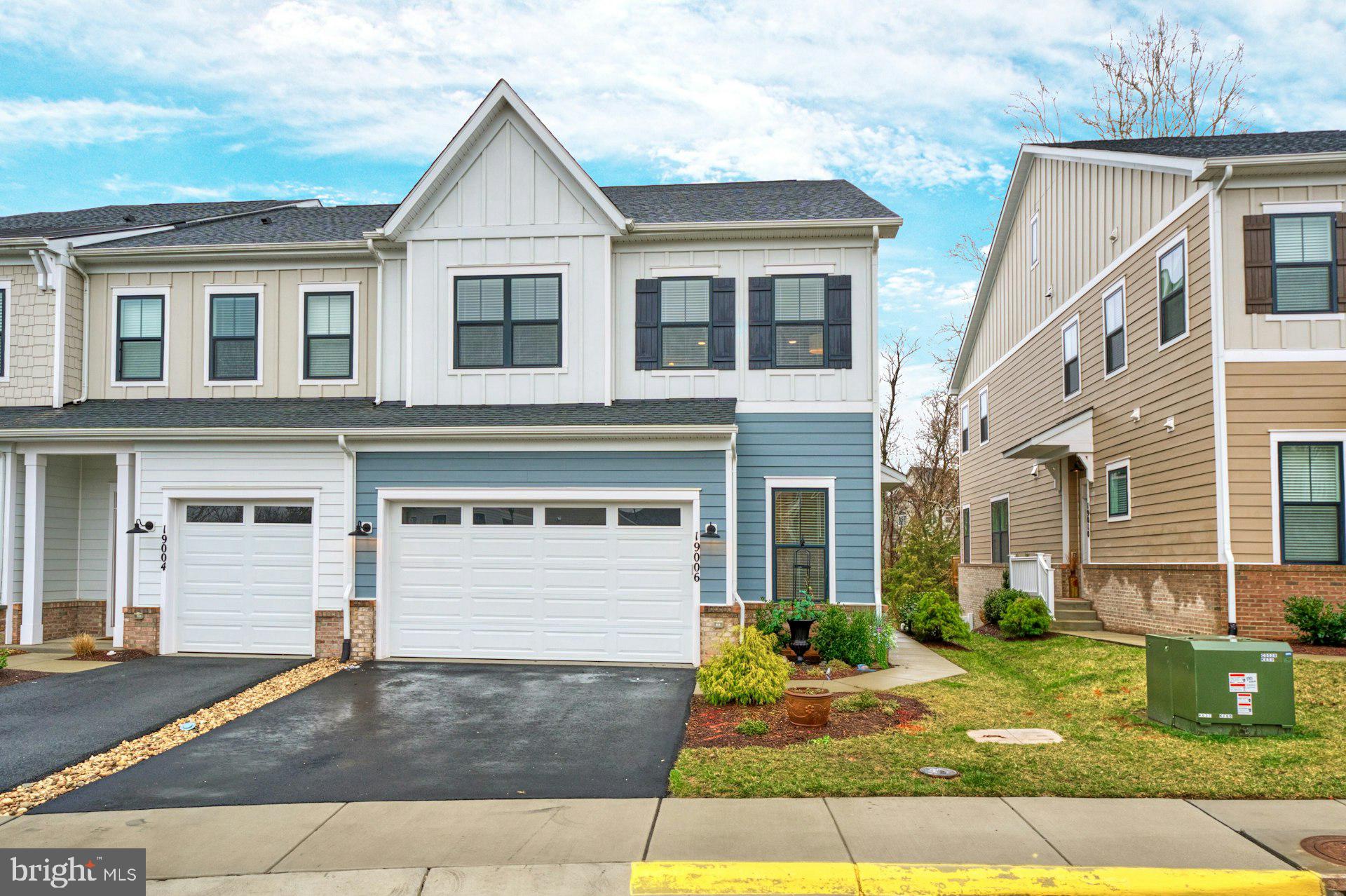 19006 CORAL REEF SQUARE