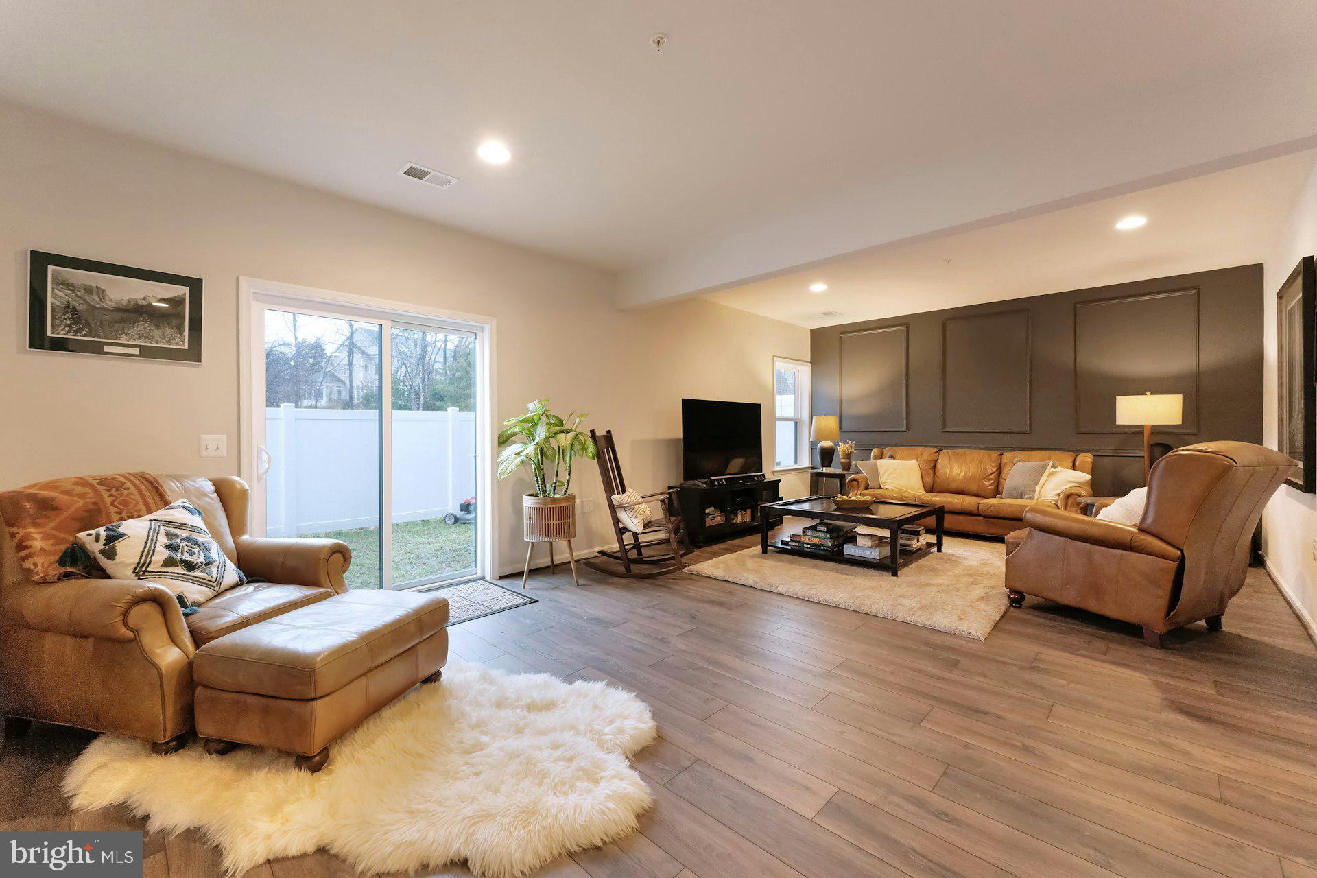 CADENCE AT LANSDOWNE - Residential