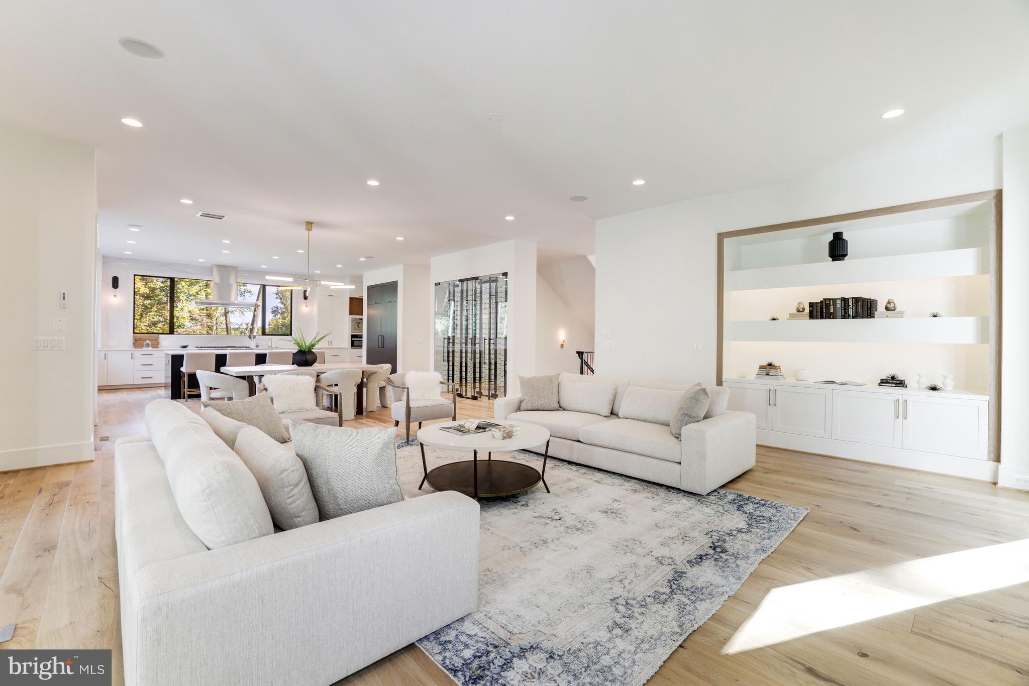 BULL NECK - Residential