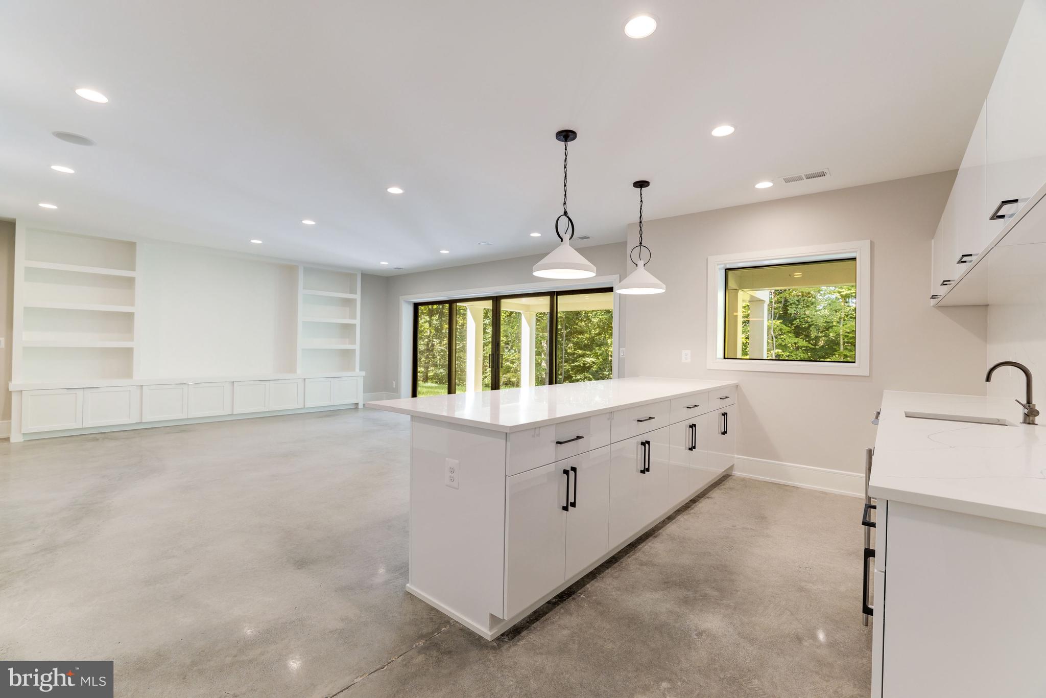 BULL NECK - Residential