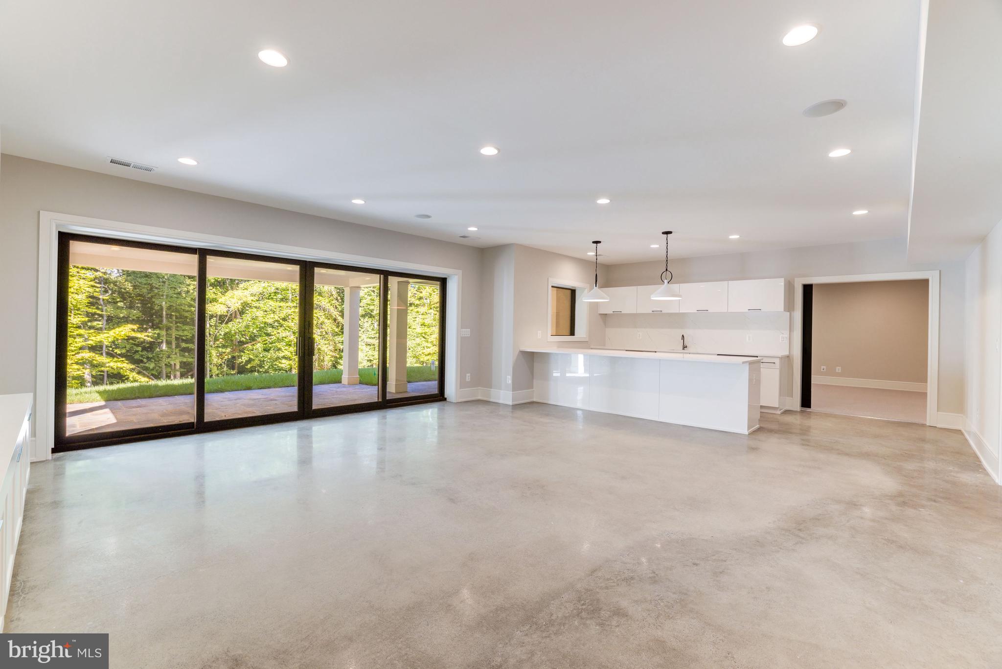 BULL NECK - Residential