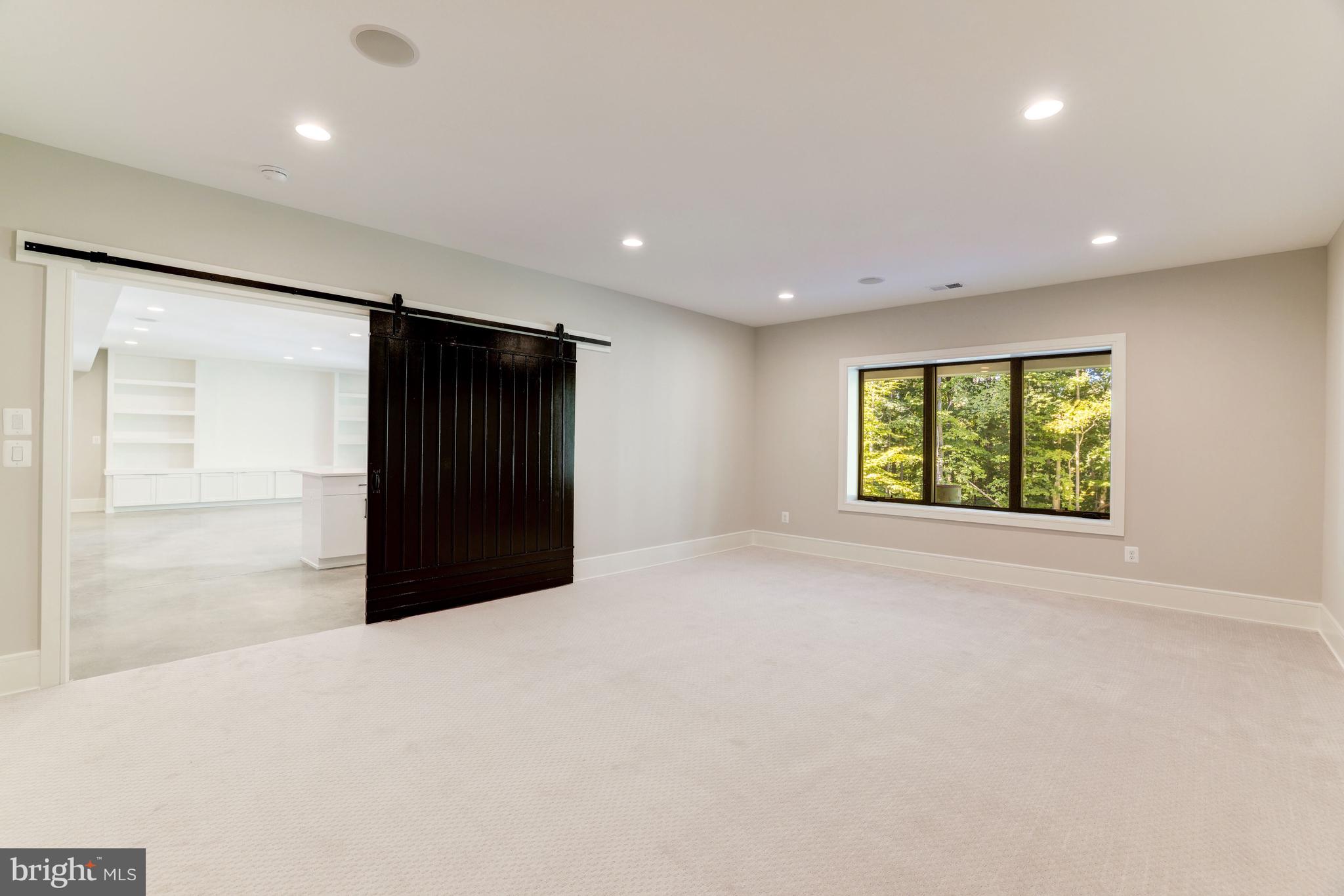 BULL NECK - Residential