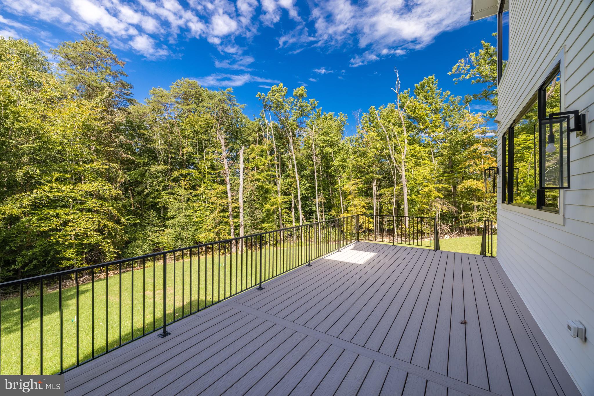 BULL NECK - Residential