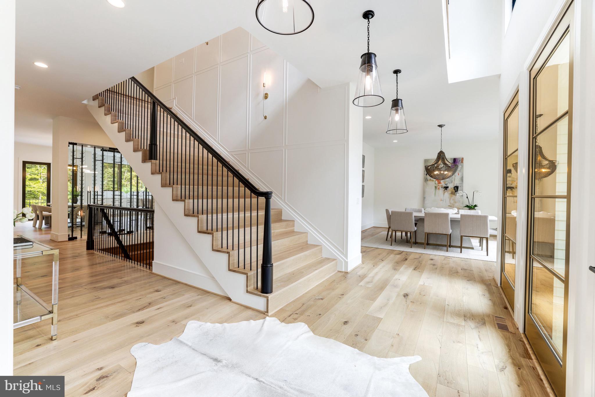 BULL NECK - Residential