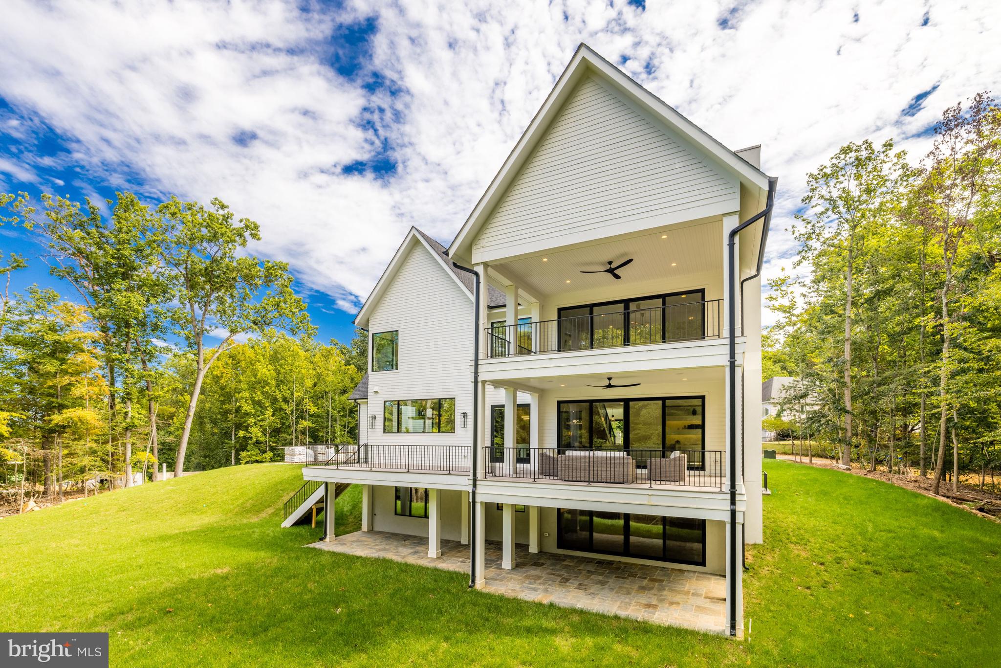 BULL NECK - Residential