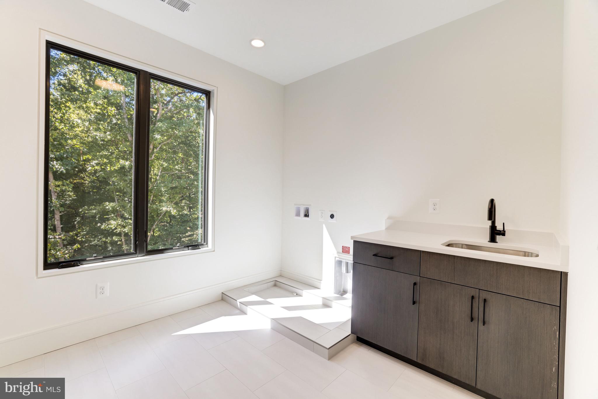 BULL NECK - Residential