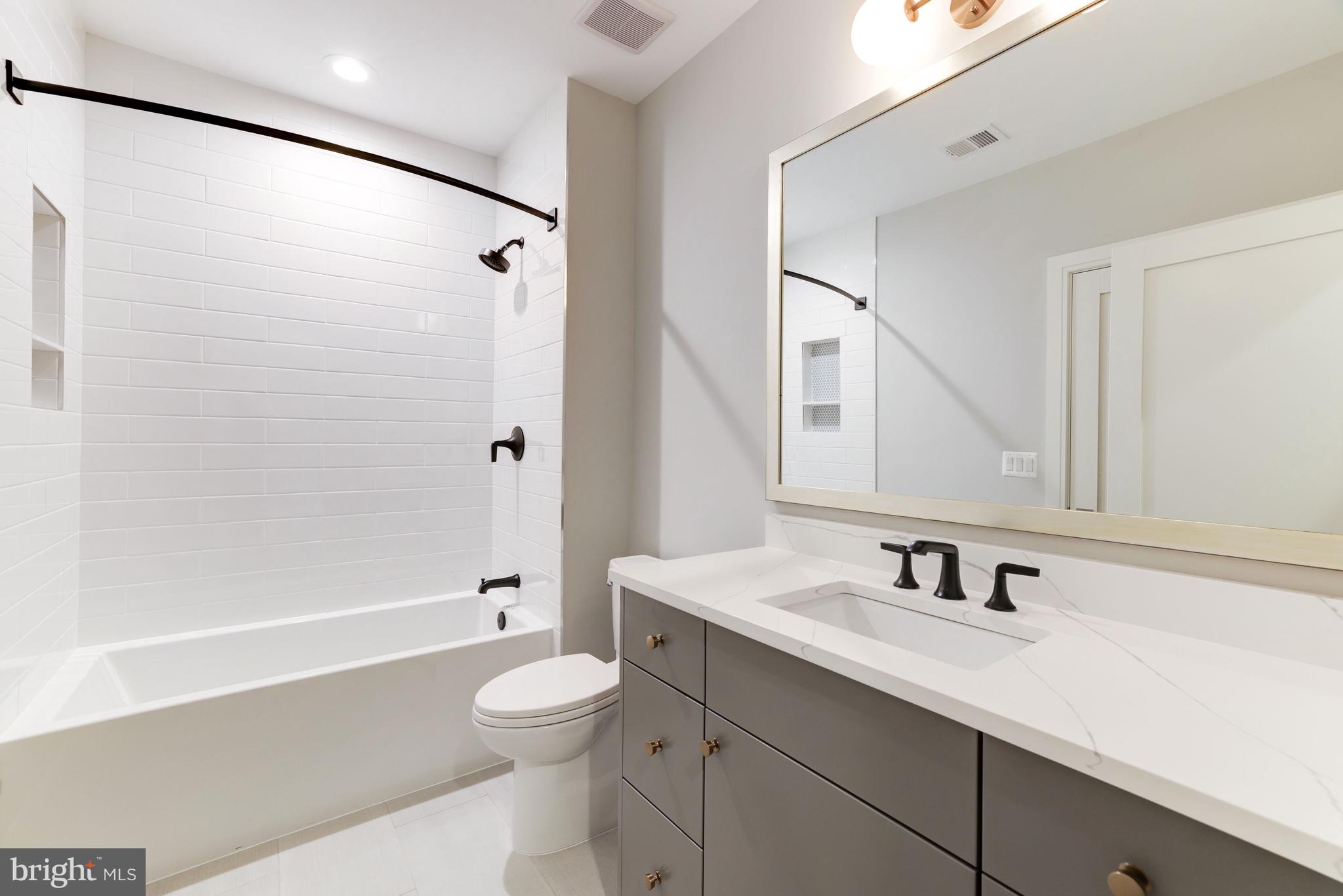 BULL NECK - Residential