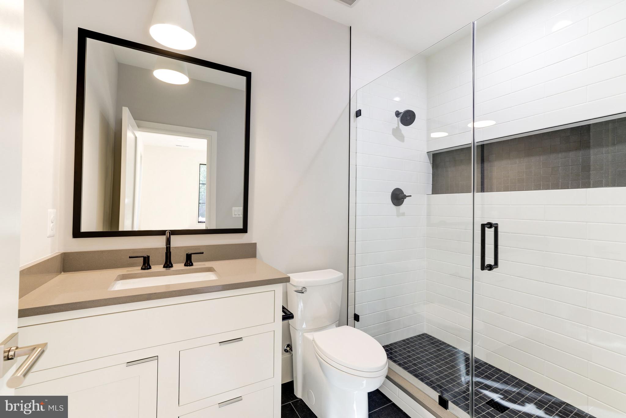 BULL NECK - Residential