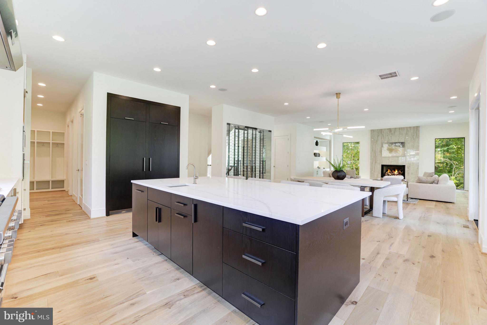 BULL NECK - Residential