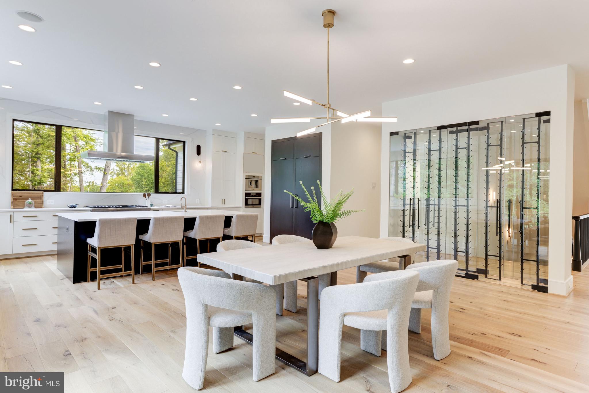 BULL NECK - Residential