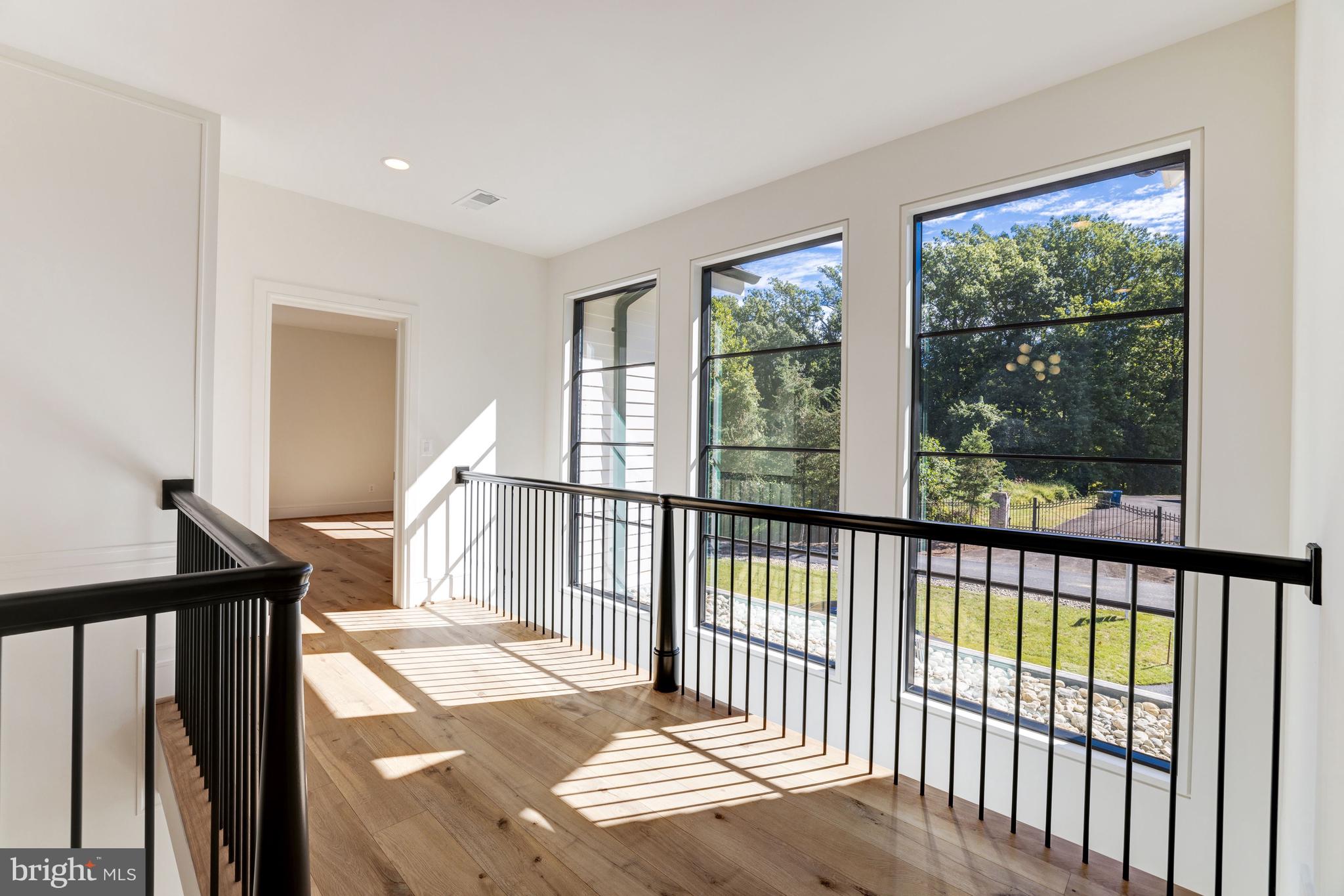 BULL NECK - Residential