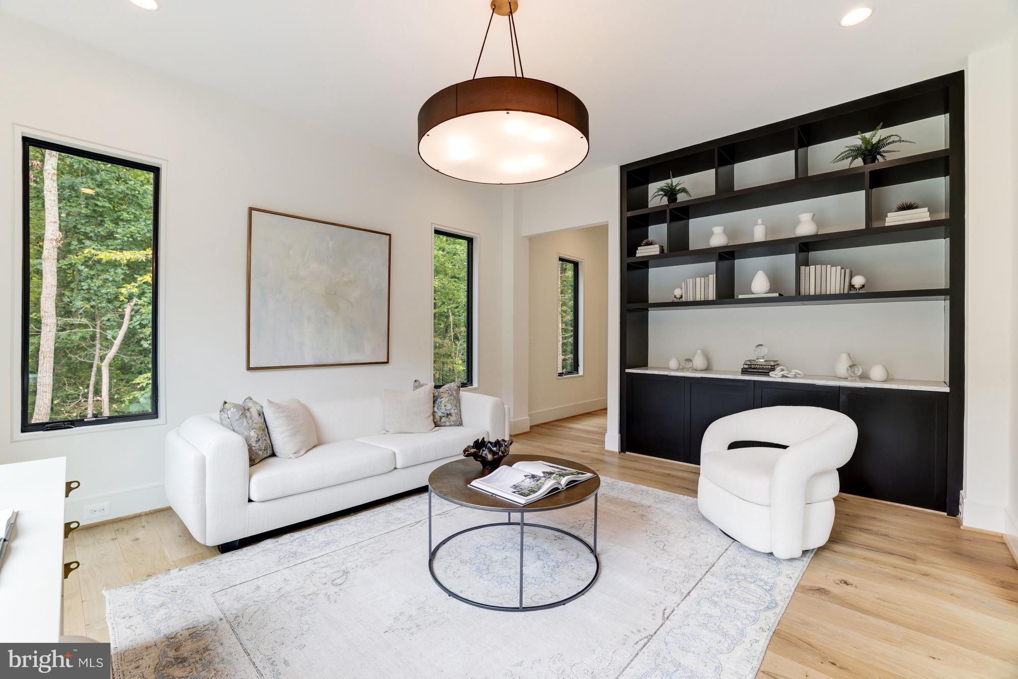 BULL NECK - Residential