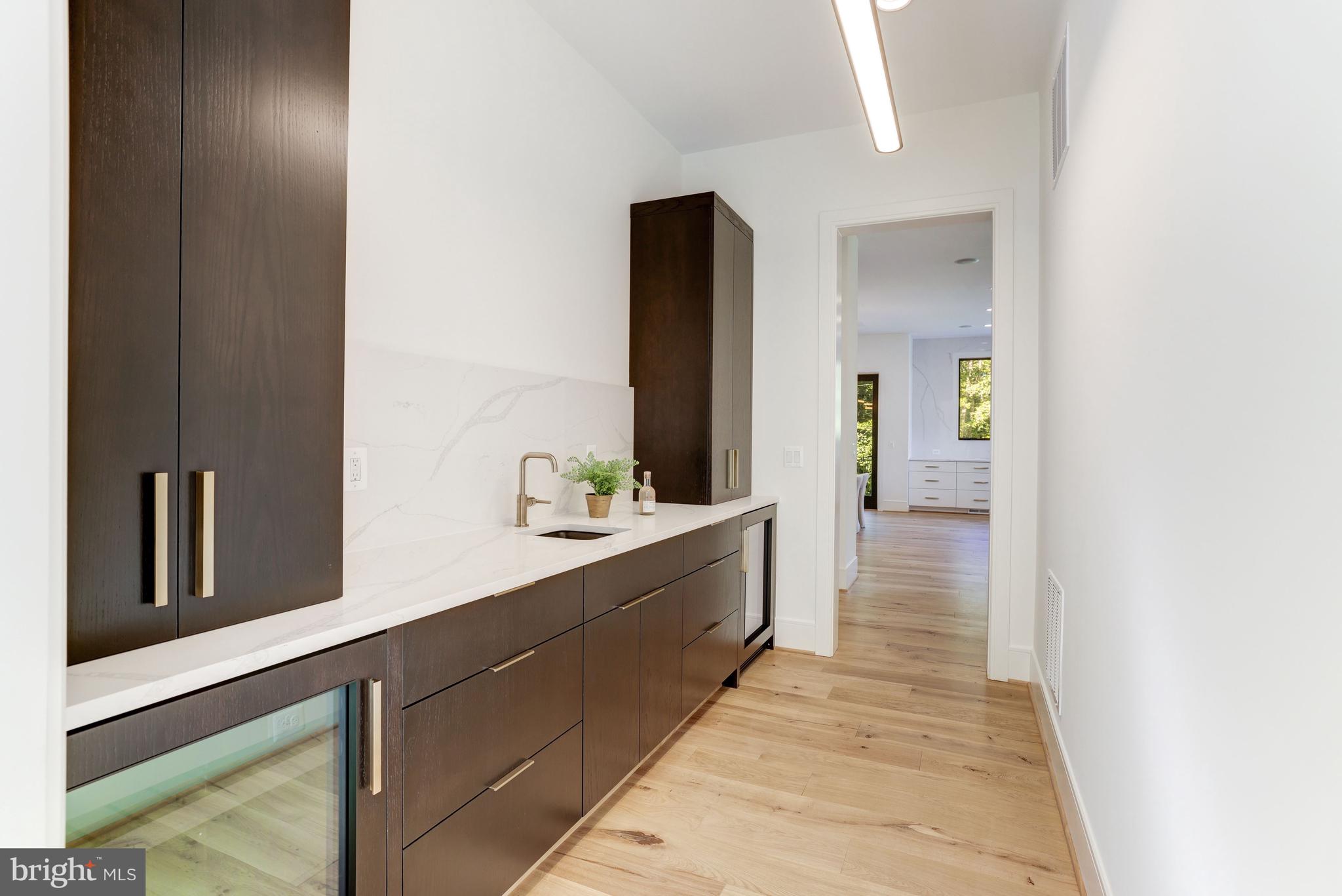 BULL NECK - Residential