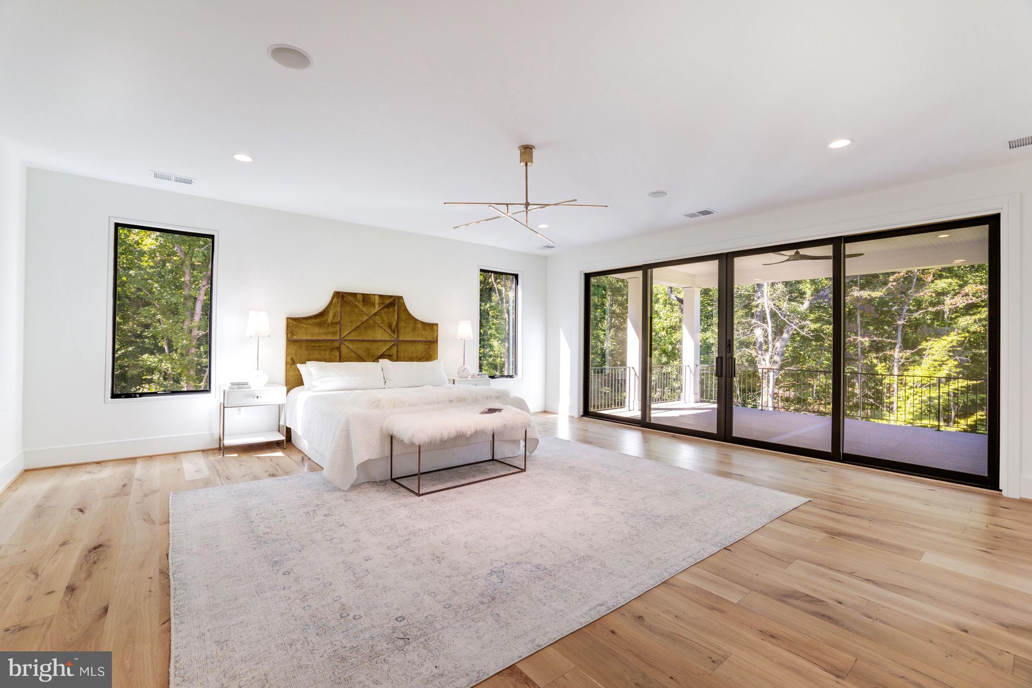 BULL NECK - Residential