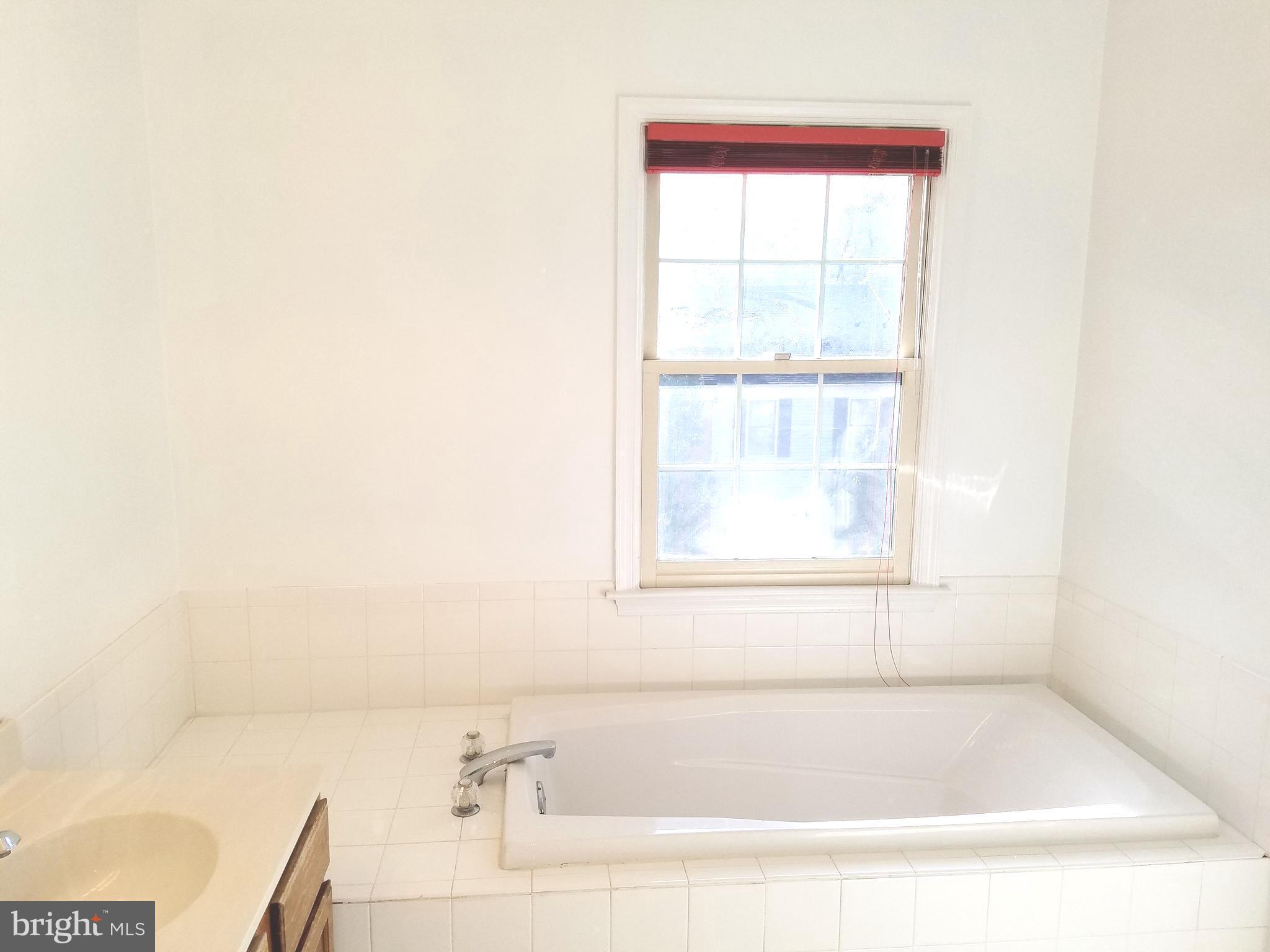 OVERLOOK POINTE - Residential