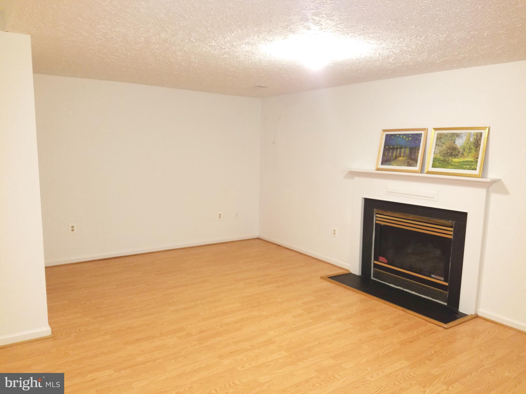 OVERLOOK POINTE - Residential