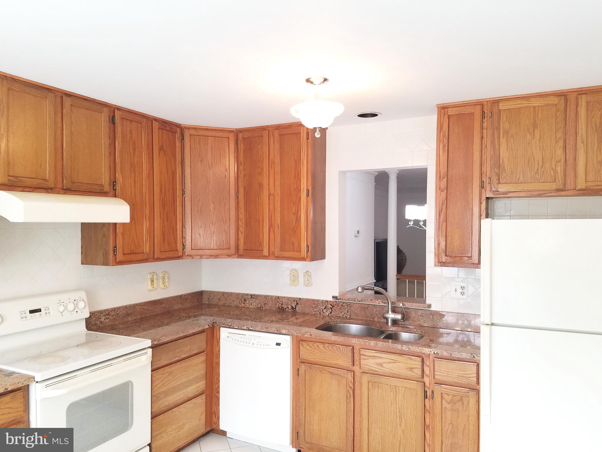 OVERLOOK POINTE - Residential