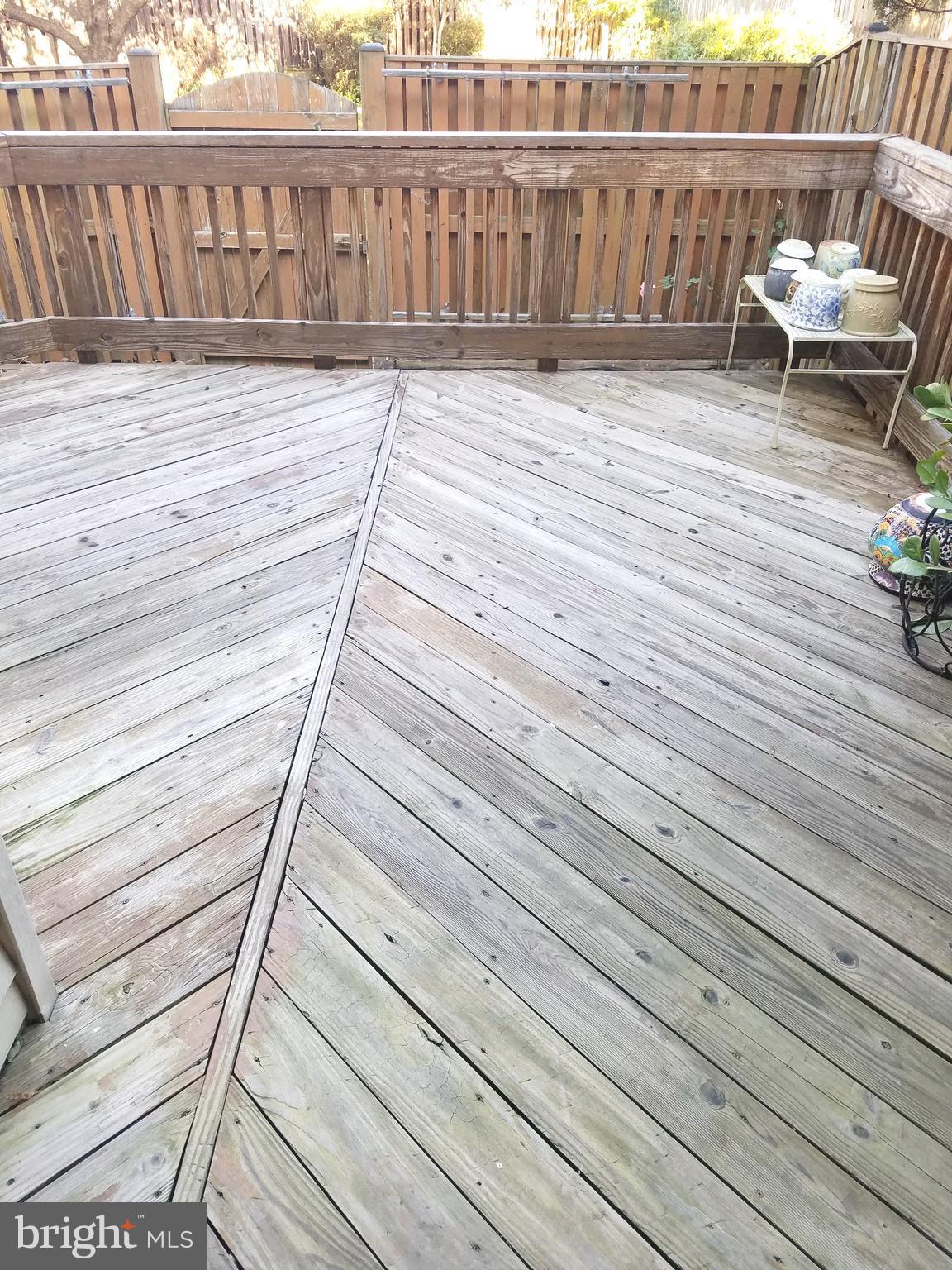 OVERLOOK POINTE - Residential