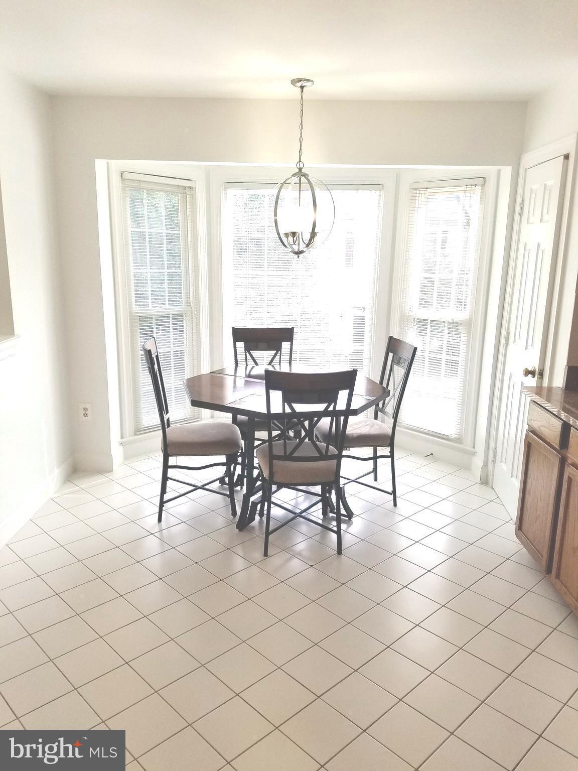 OVERLOOK POINTE - Residential