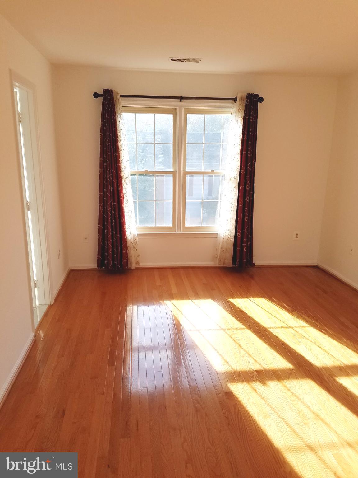 OVERLOOK POINTE - Residential