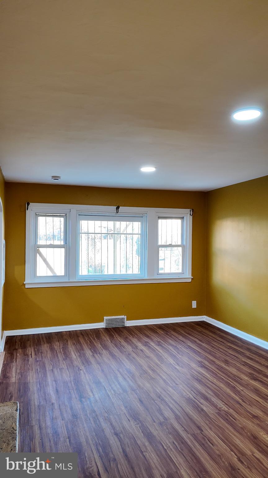 HIGHLAND GARDENS - Residential