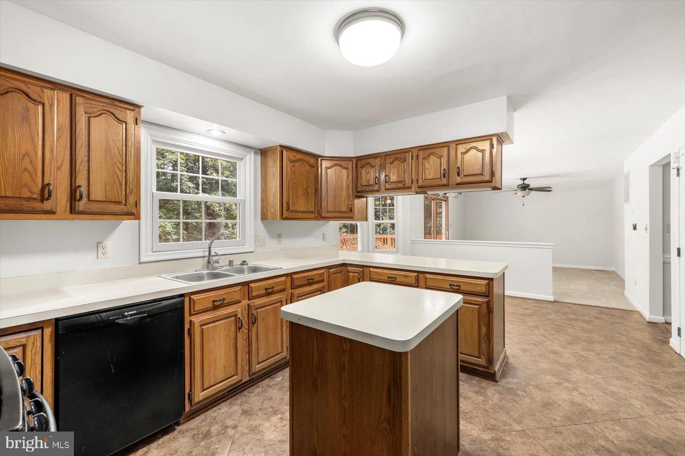 LEE'S HILL GRANDSTAFF NO - Residential