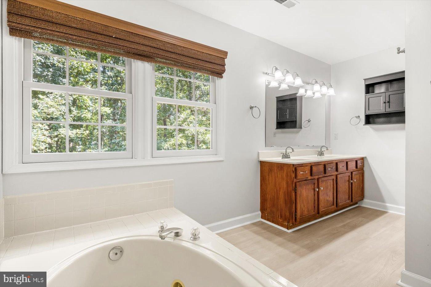 LEE'S HILL GRANDSTAFF NO - Residential