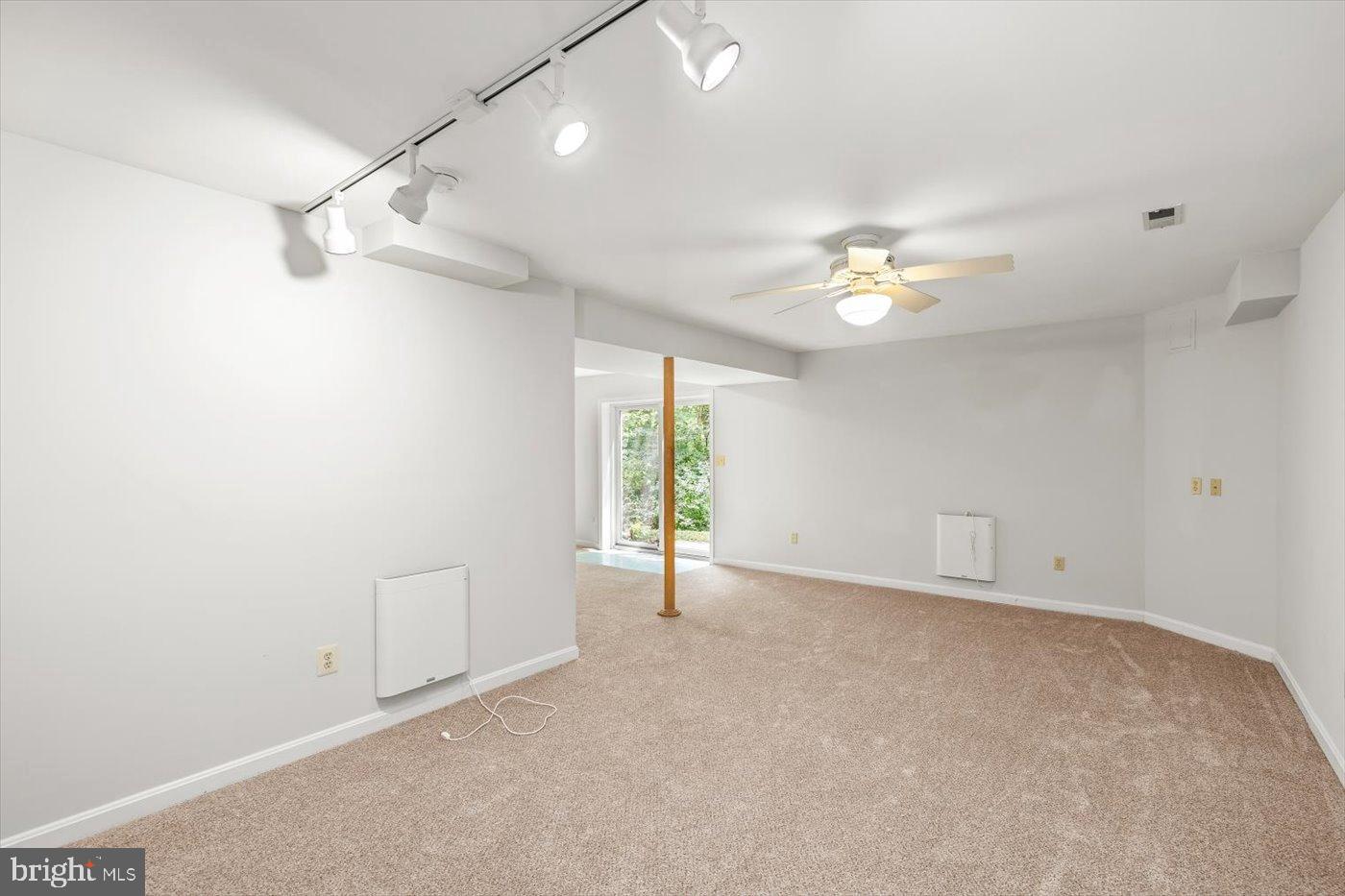 LEE'S HILL GRANDSTAFF NO - Residential