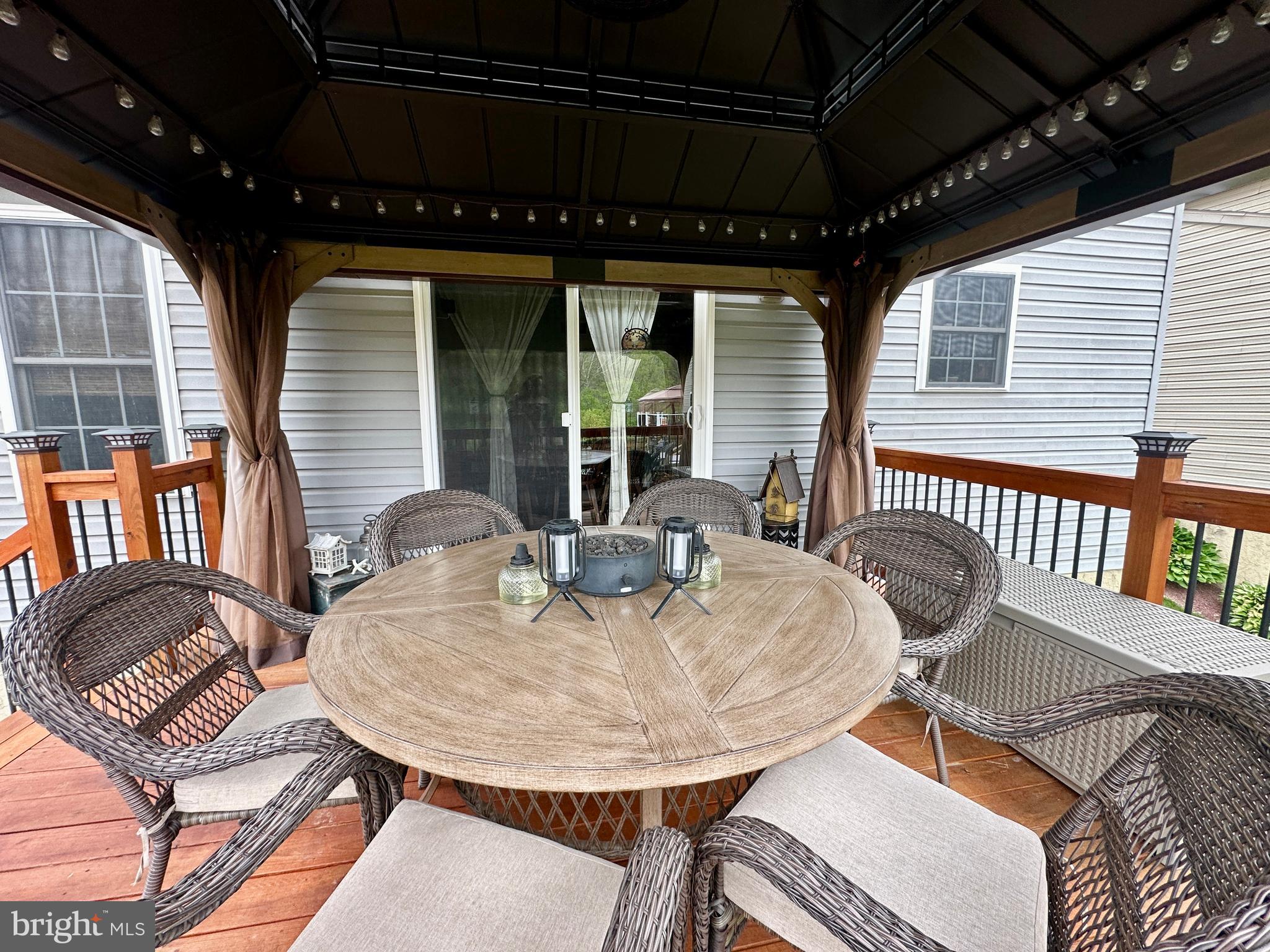 TWIN CREEKS - Residential