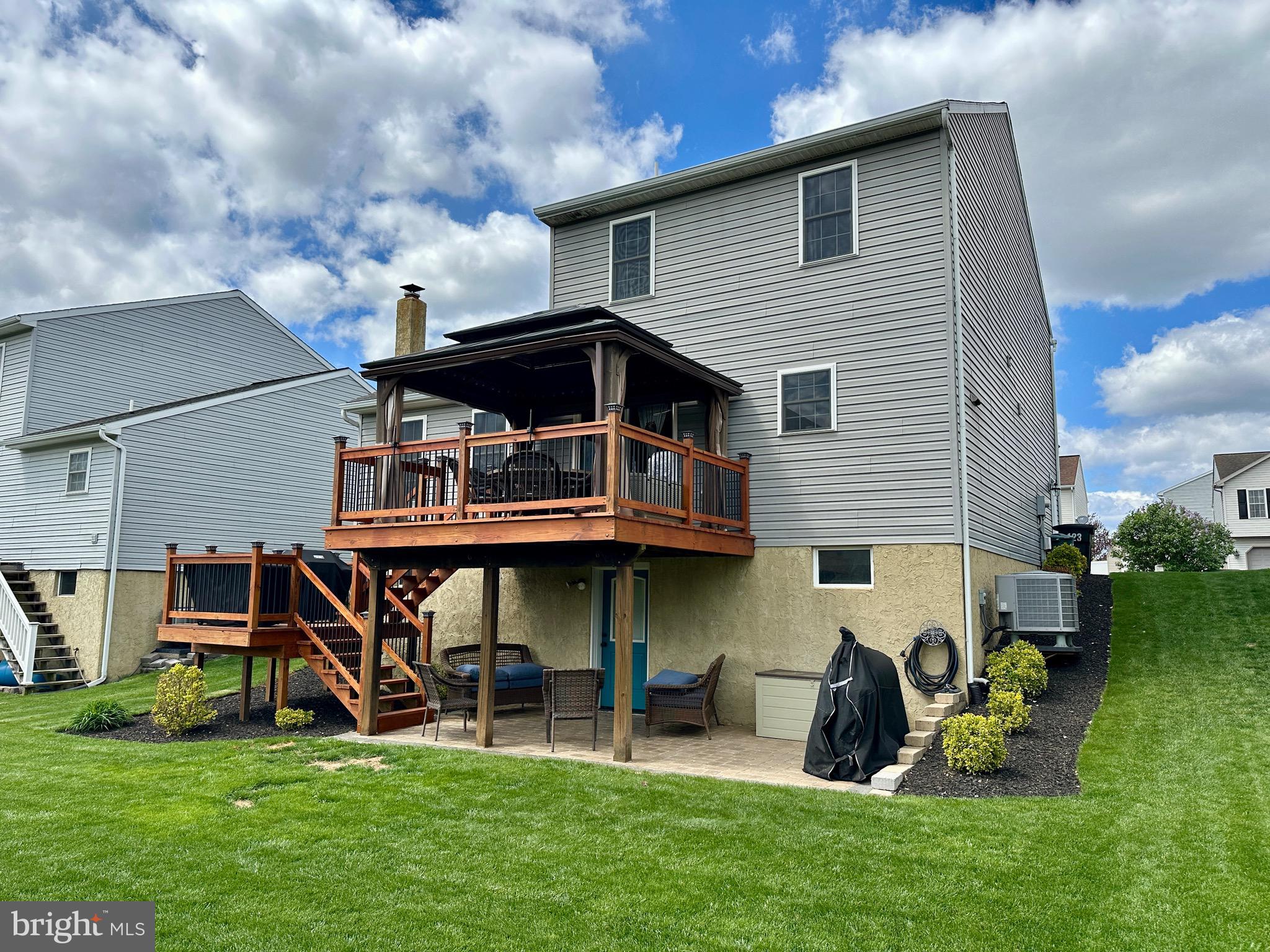 TWIN CREEKS - Residential