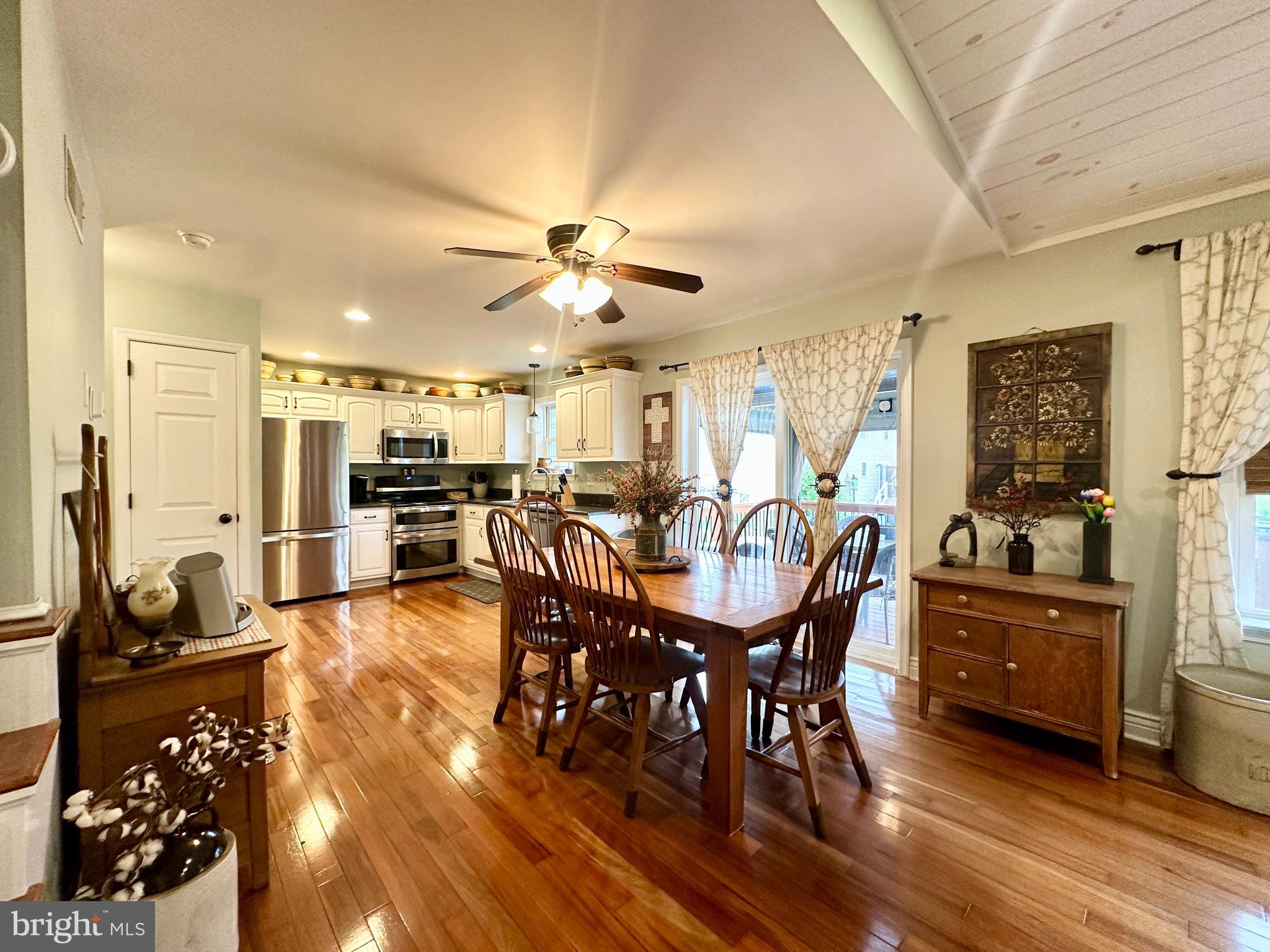 TWIN CREEKS - Residential