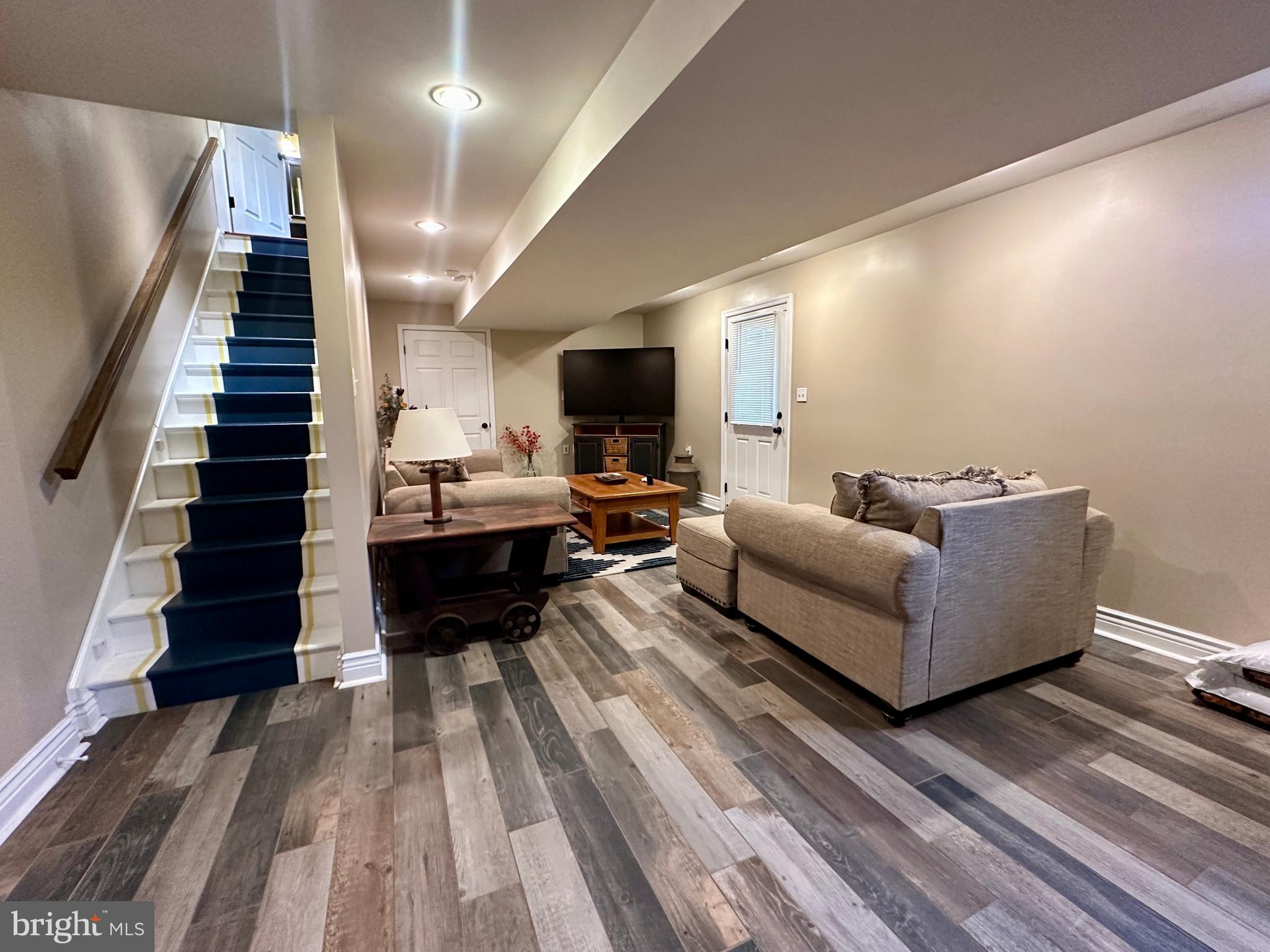 TWIN CREEKS - Residential