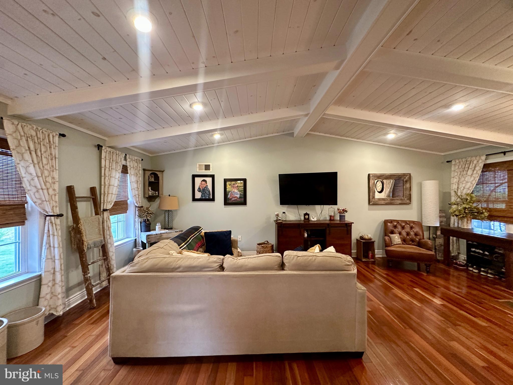 TWIN CREEKS - Residential