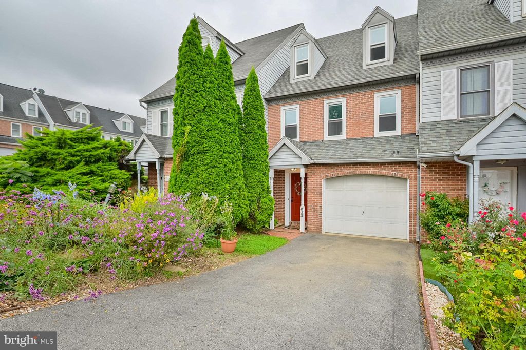 Photo of 833 Marjory Terrace, LANCASTER, PA 17603 (MLS # PALA2076034)