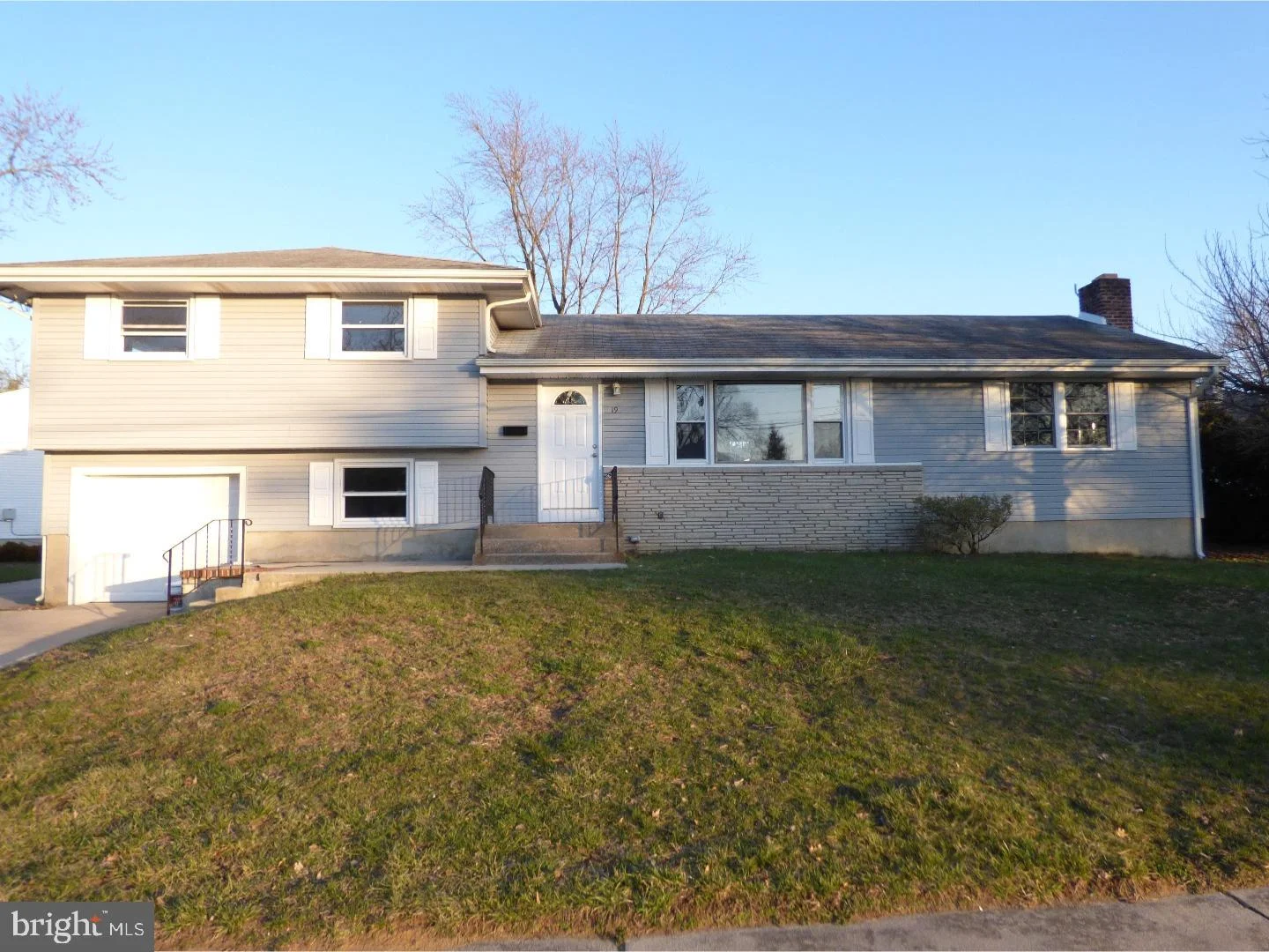 19 Spruce Road, Burlington, NJ 08016