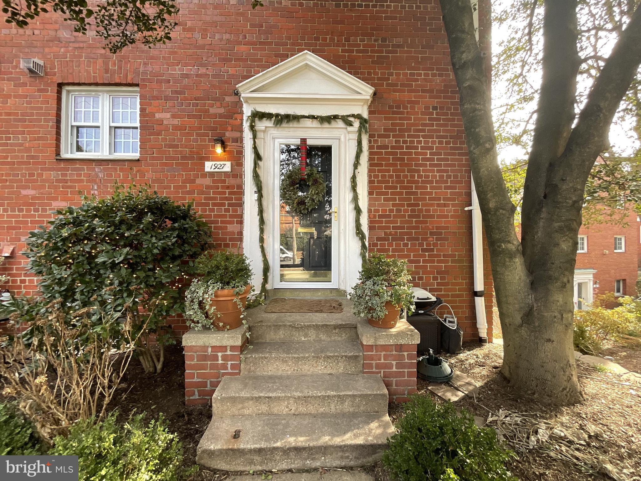 PARKFAIRFAX - Residential Lease