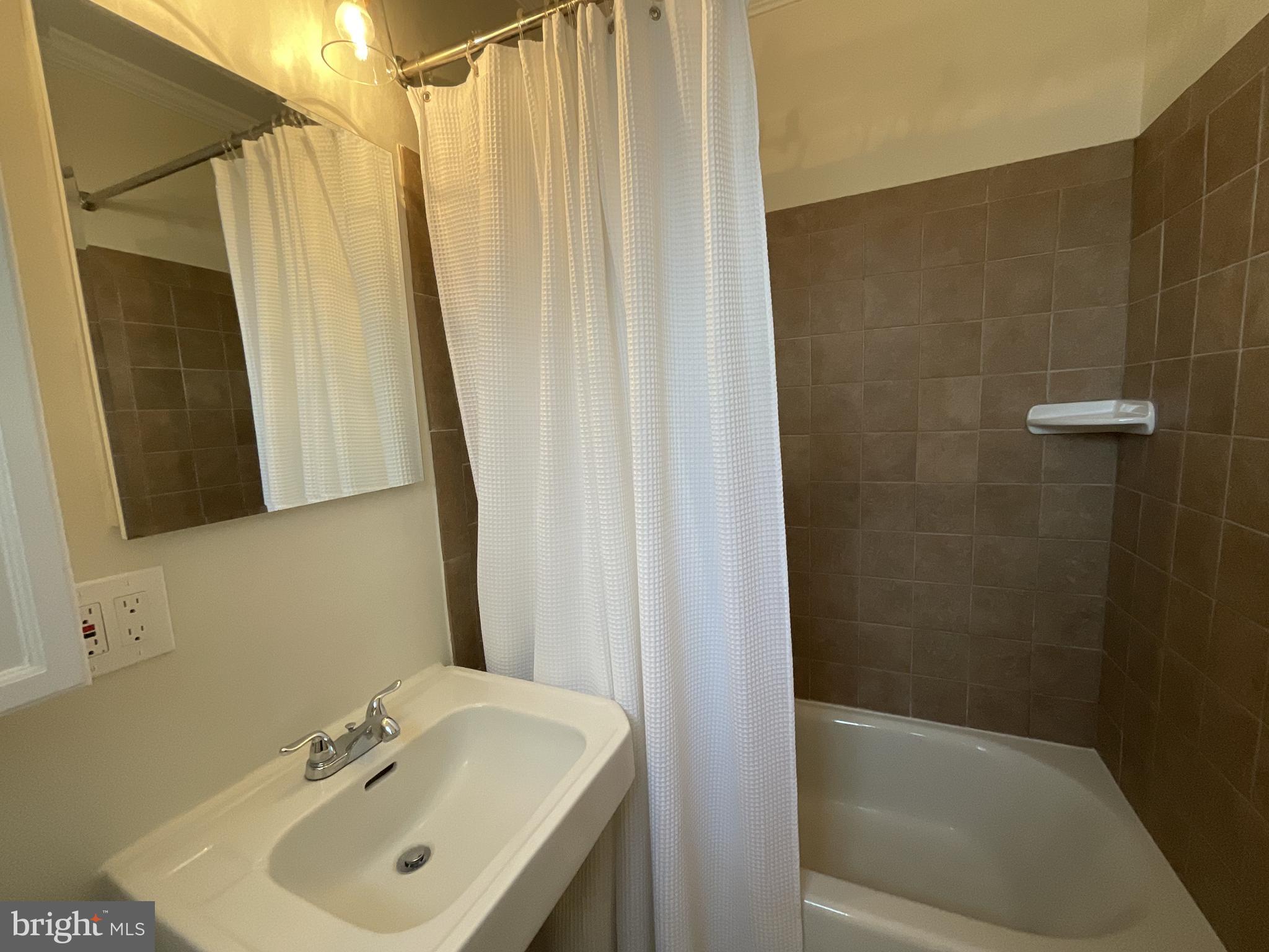 PARKFAIRFAX - Residential Lease