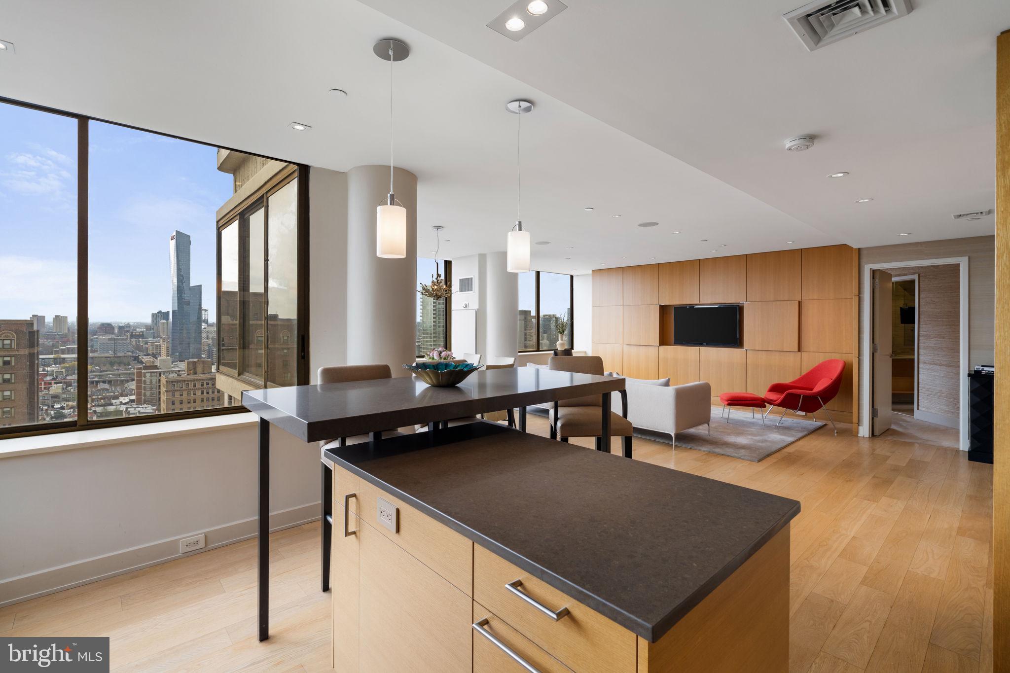 RITTENHOUSE SQUARE - Residential