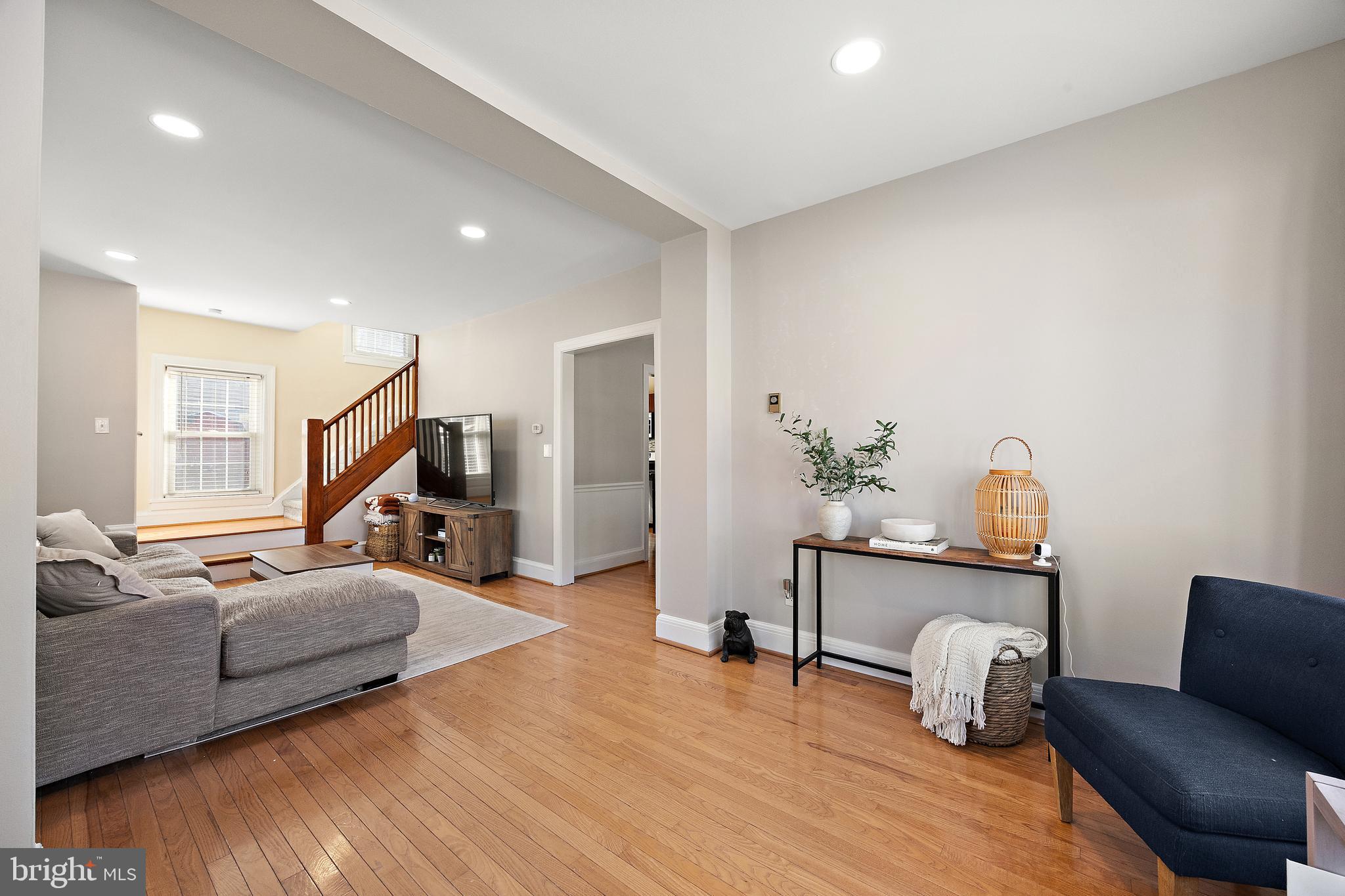 220 S BANCROFT PARKWAY