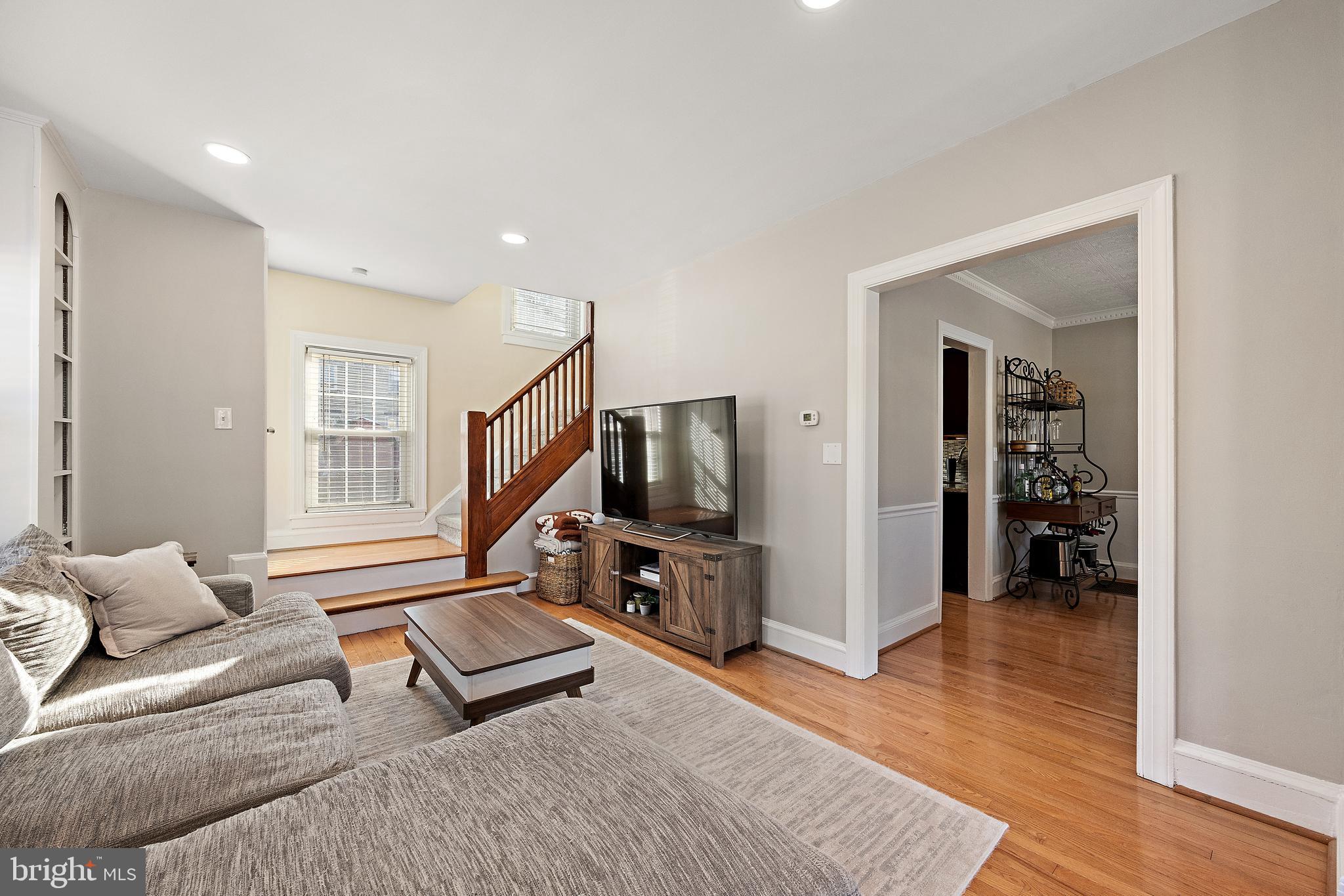 220 S BANCROFT PARKWAY