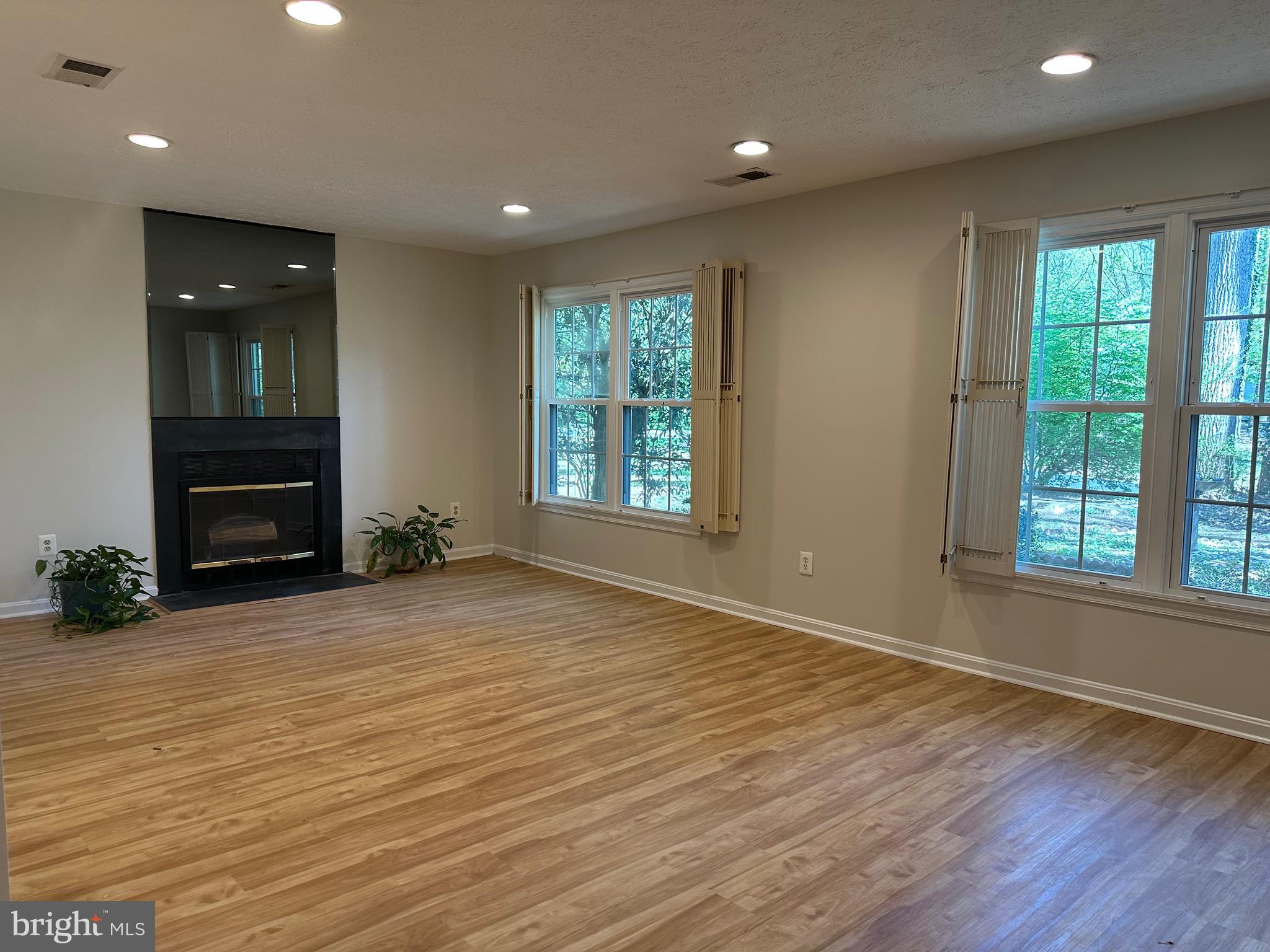 TIMBERLAKE ESTATES SOUTH - Residential