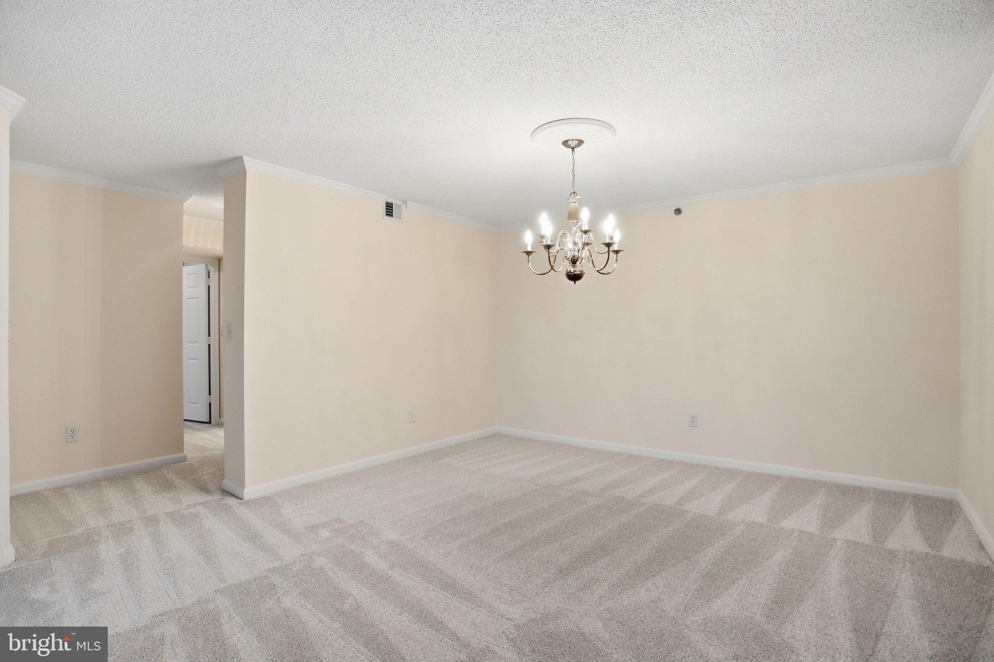 LANSDOWNE WOODS - Residential