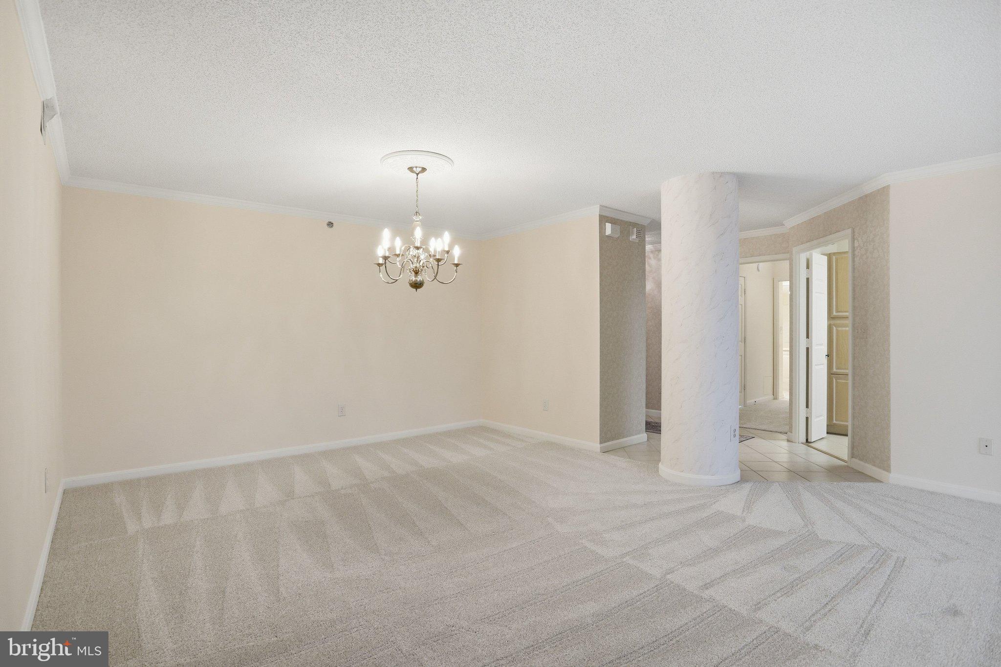 LANSDOWNE WOODS - Residential